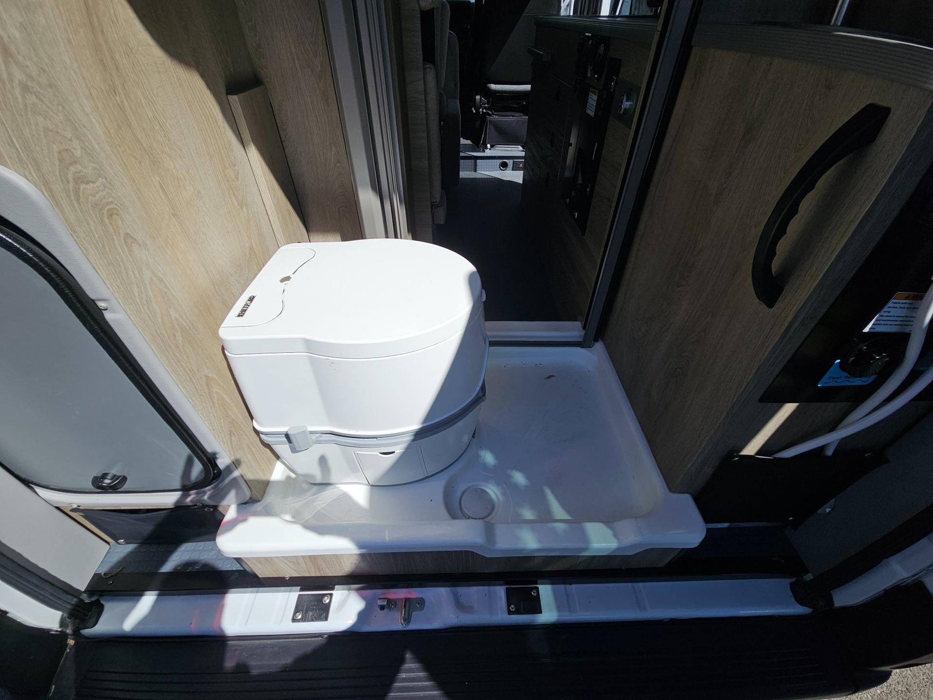 2024 Winnebago 2024 Winnebago Solis Pocket - thumbnail 23