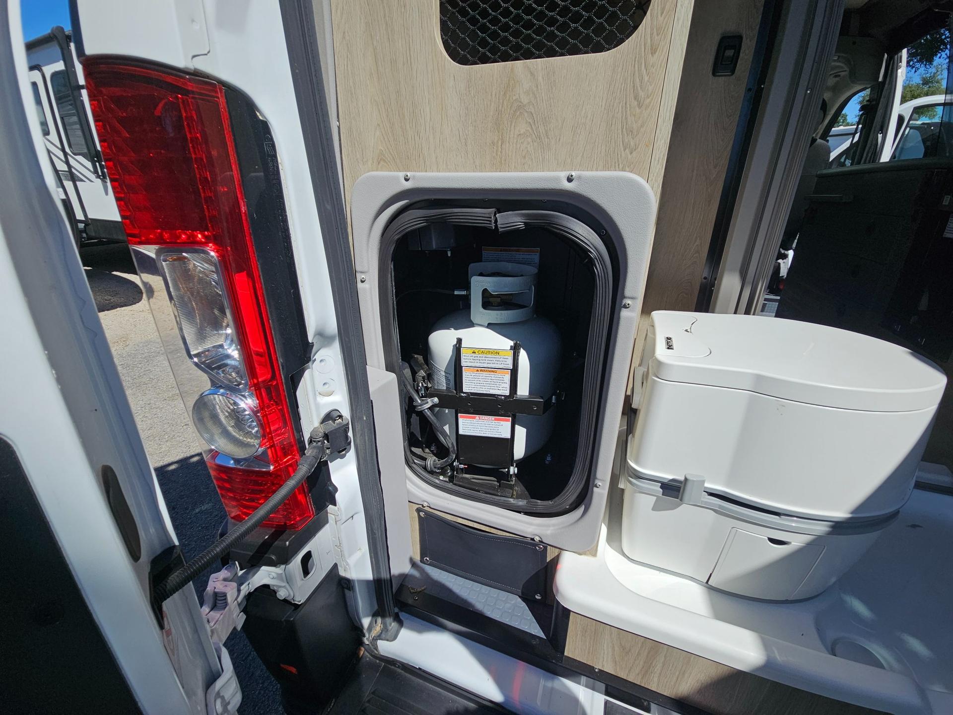 2024 Winnebago 2024 Winnebago Solis Pocket - thumbnail 24