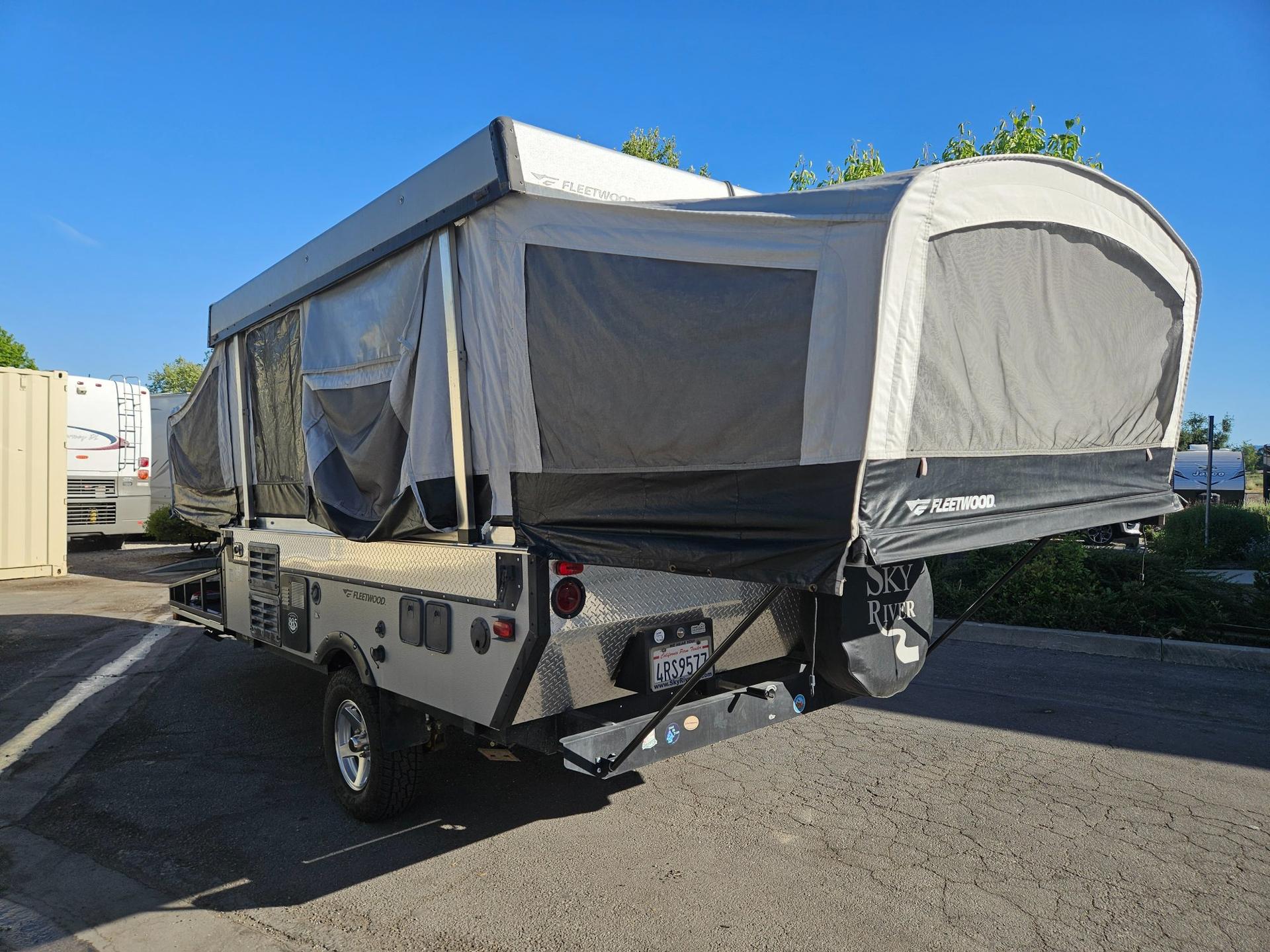 2006 Fleetwood 2006 Fleetwood Evolution Series - thumbnail 3