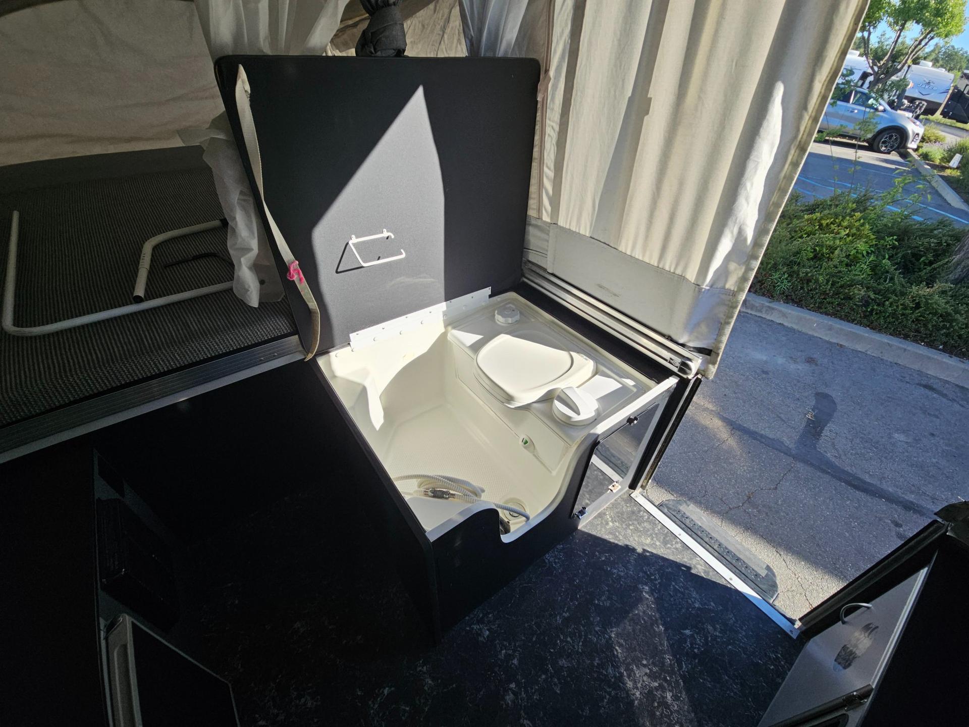 2006 Fleetwood 2006 Fleetwood Evolution Series - thumbnail 13