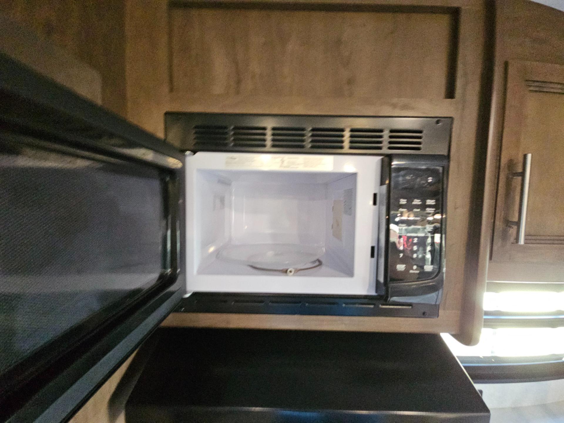 2021 Keystone RV 2021 Keystone RV Cougar Half-Ton - thumbnail 8