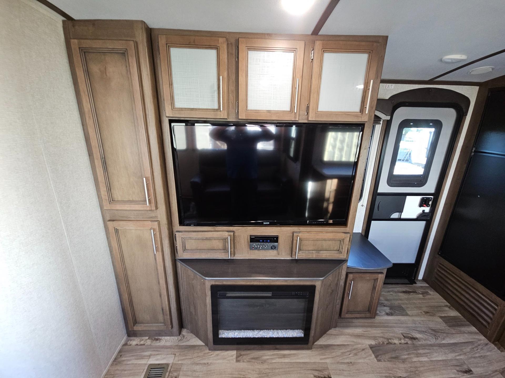 2021 Keystone RV 2021 Keystone RV Cougar Half-Ton - thumbnail 15