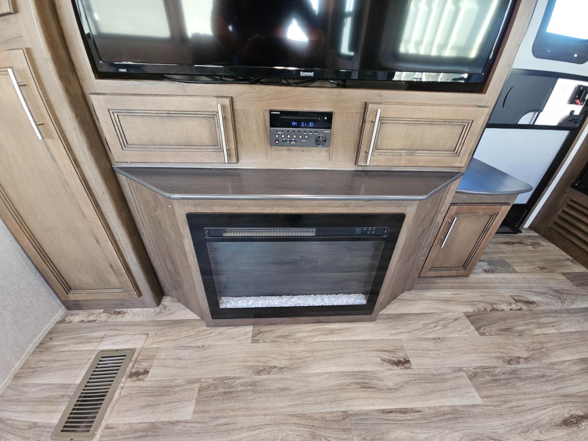 2021 Keystone RV 2021 Keystone RV Cougar Half-Ton - thumbnail 17