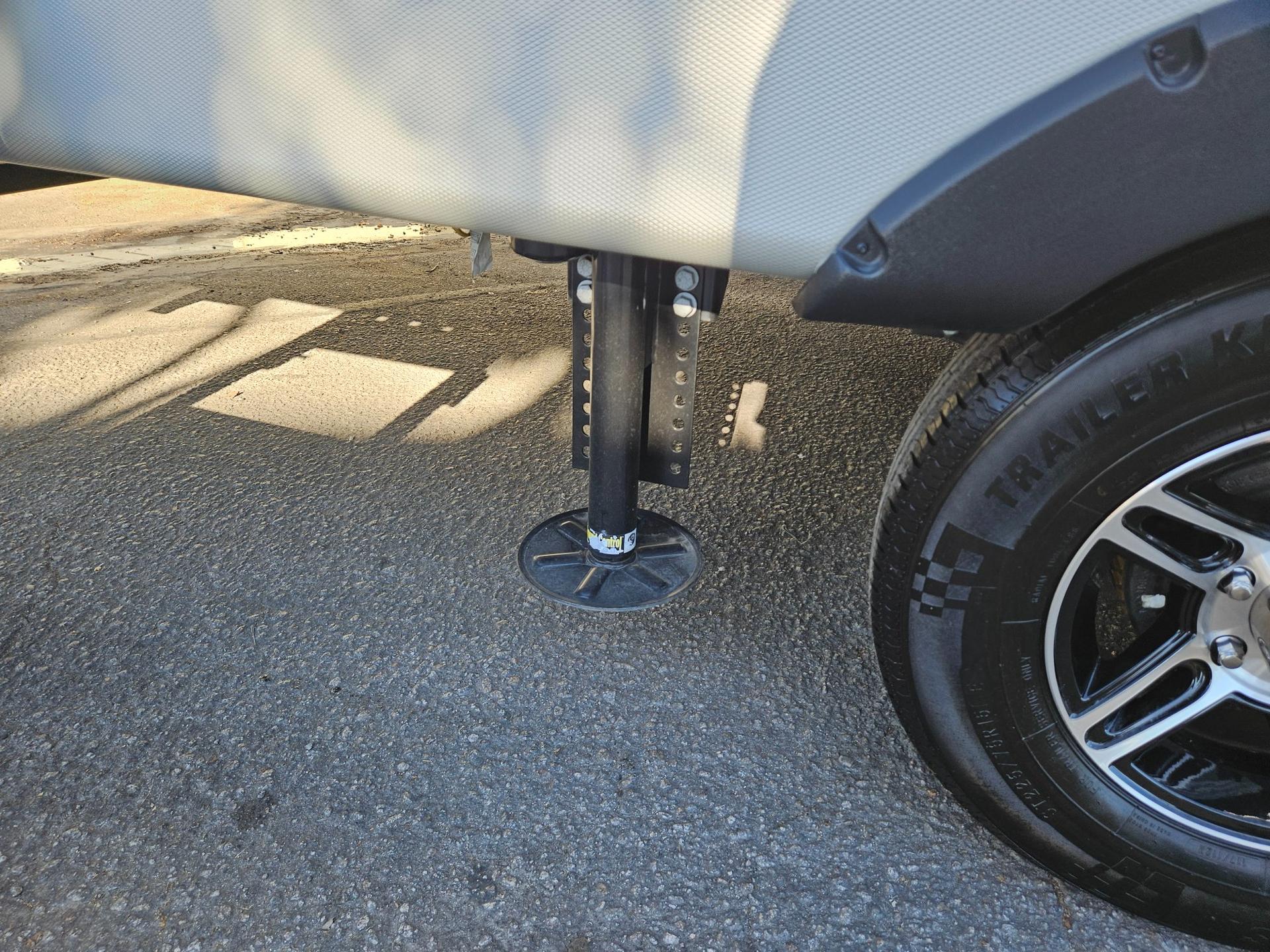 2021 Keystone RV 2021 Keystone RV Cougar Half-Ton - thumbnail 38