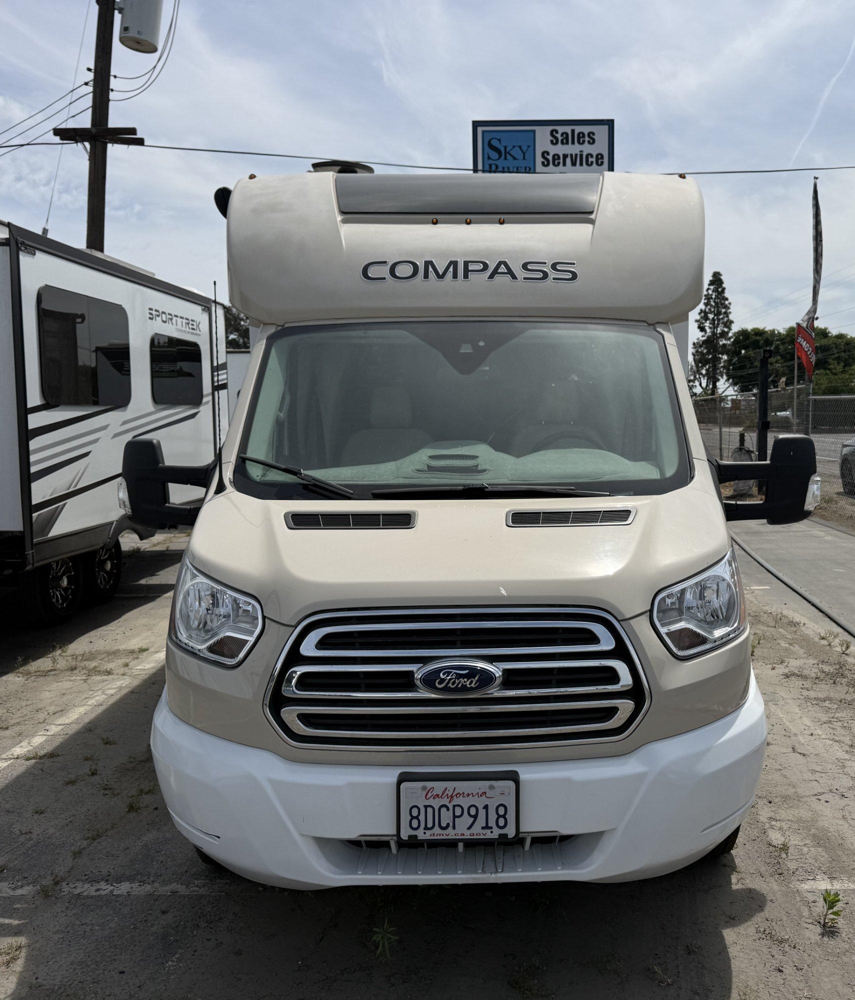 2018 Thor Motor Coach 2018 Thor Motor Coach Compass - thumbnail 2