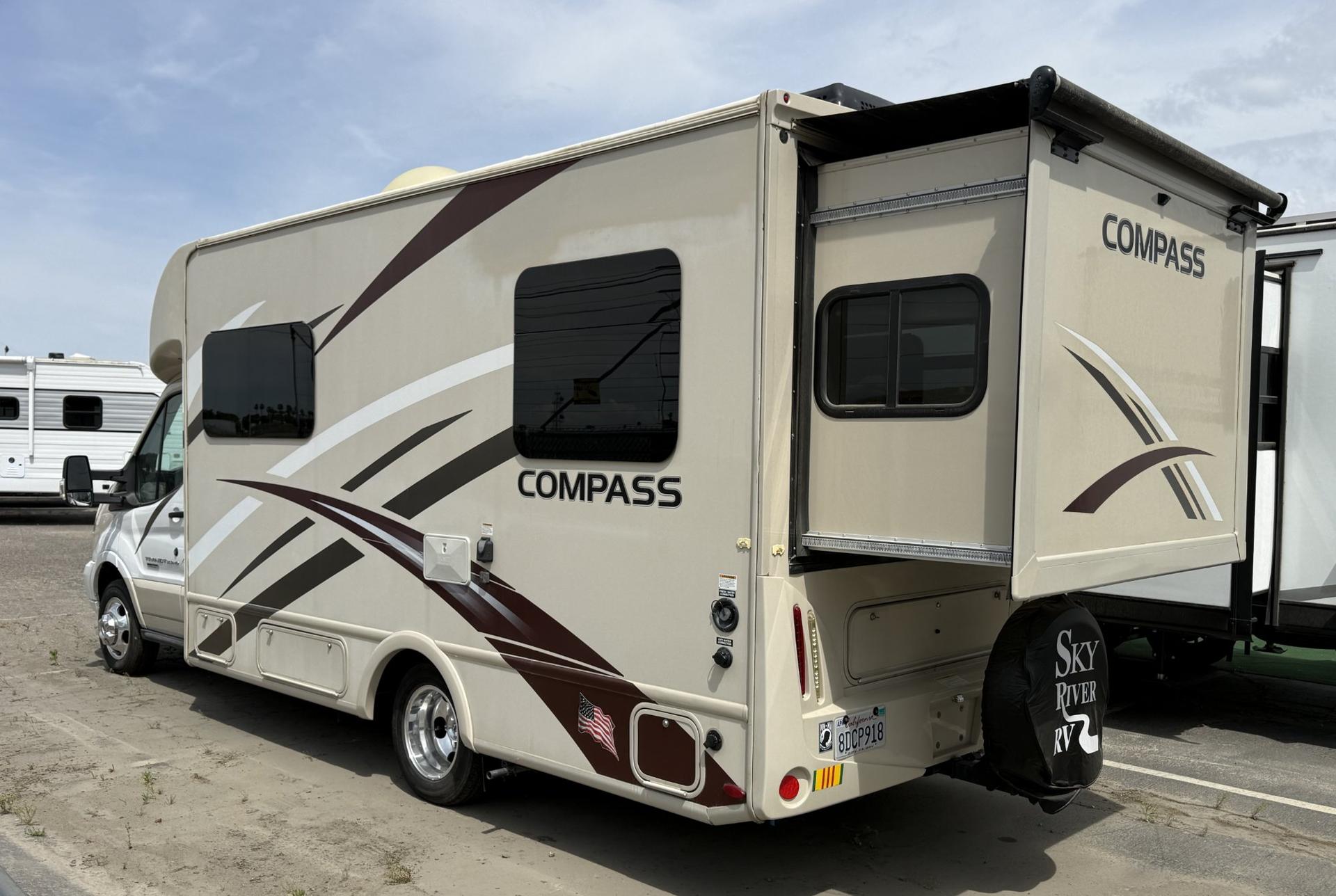 2018 Thor Motor Coach 2018 Thor Motor Coach Compass - thumbnail 4