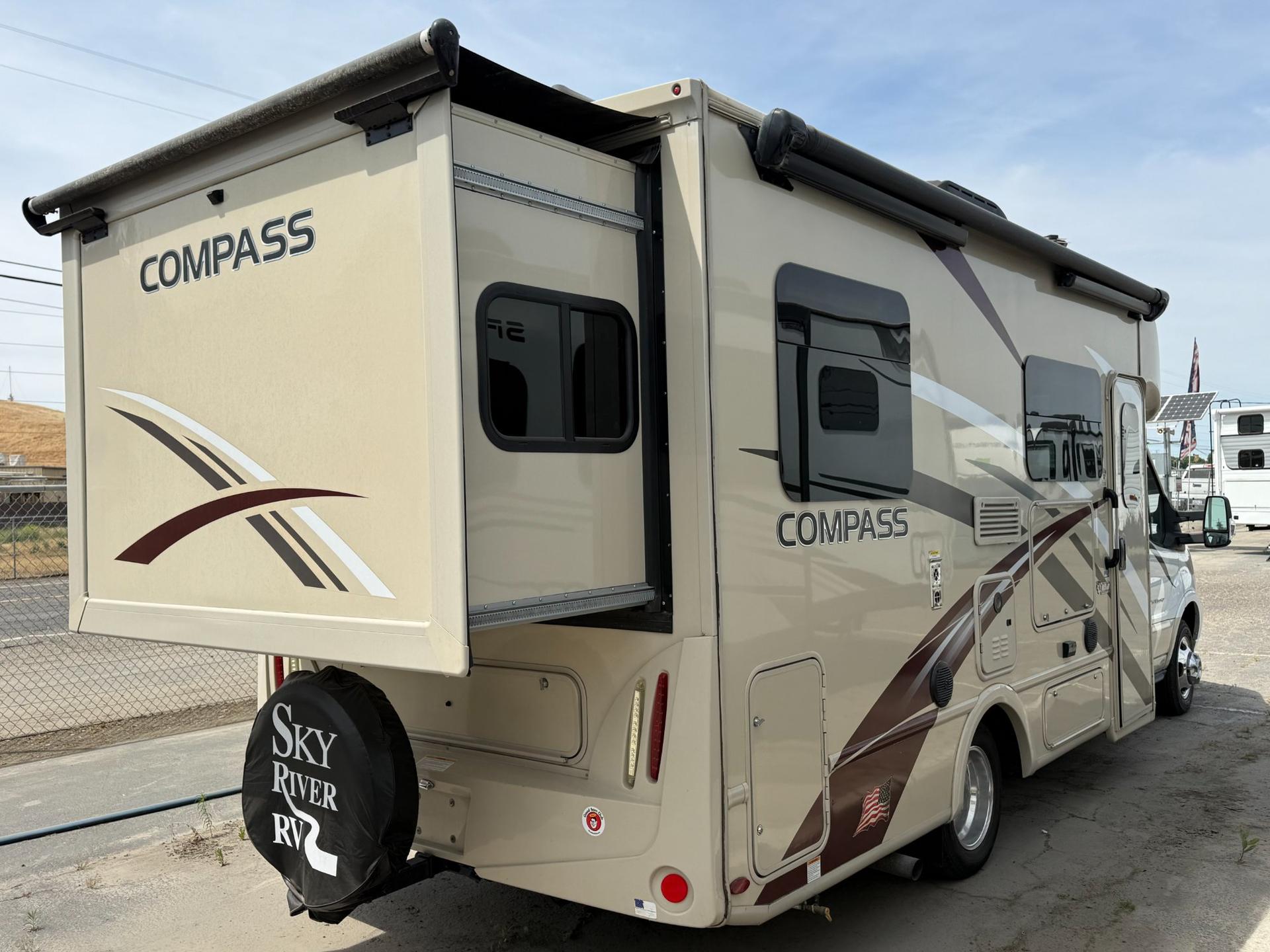 2018 Thor Motor Coach 2018 Thor Motor Coach Compass - thumbnail 6