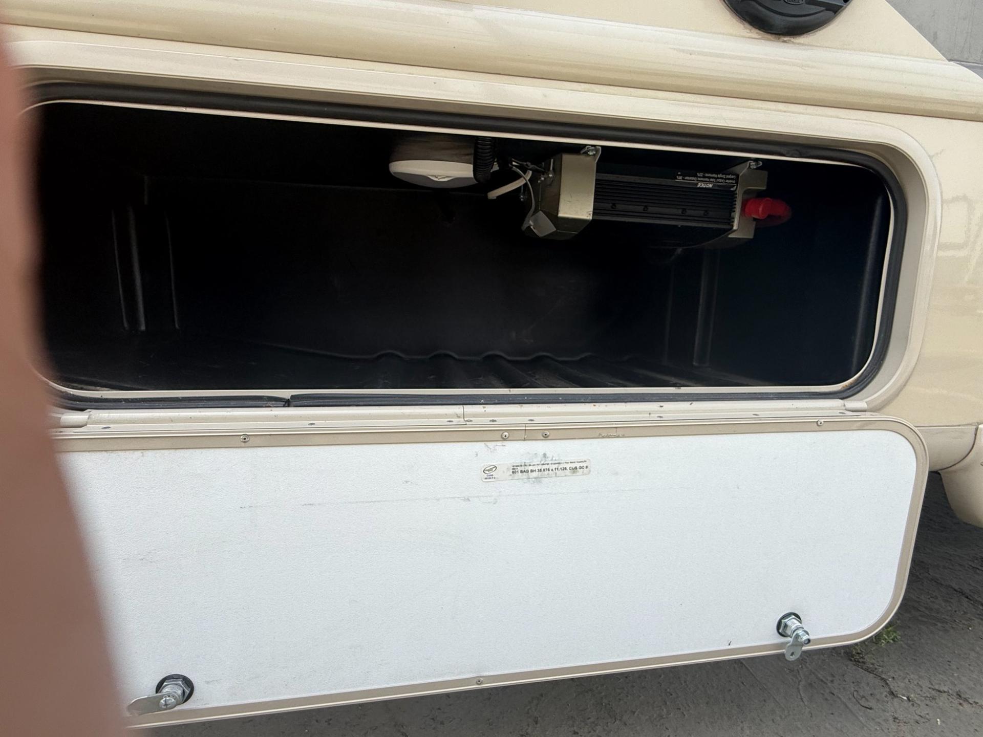 2018 Thor Motor Coach 2018 Thor Motor Coach Compass - thumbnail 9