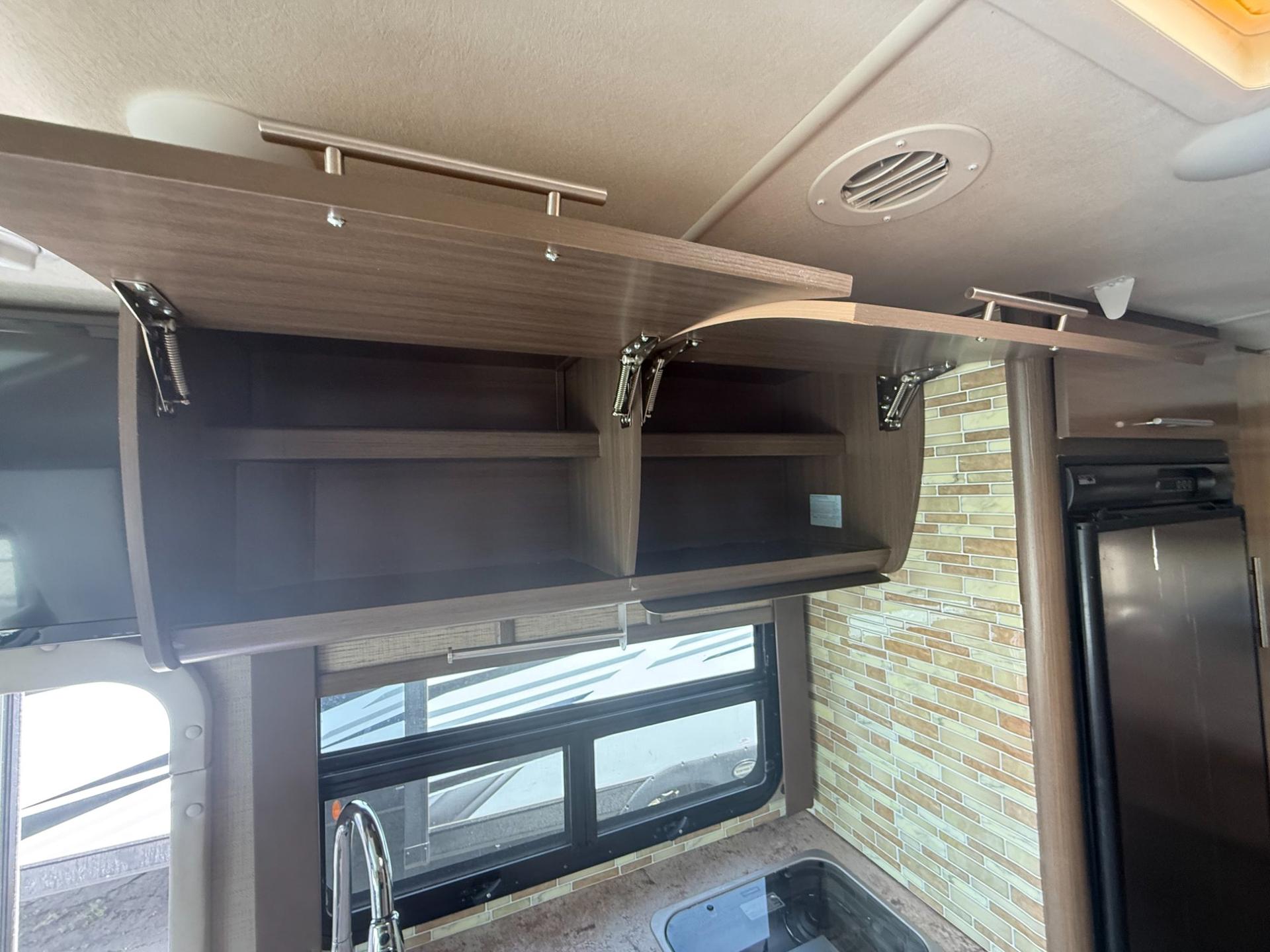 2018 Thor Motor Coach 2018 Thor Motor Coach Compass - thumbnail 15