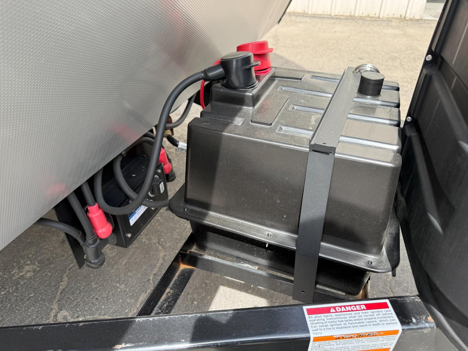 2024 Keystone RV 2024 Keystone RV Cougar Half-Ton - thumbnail 11