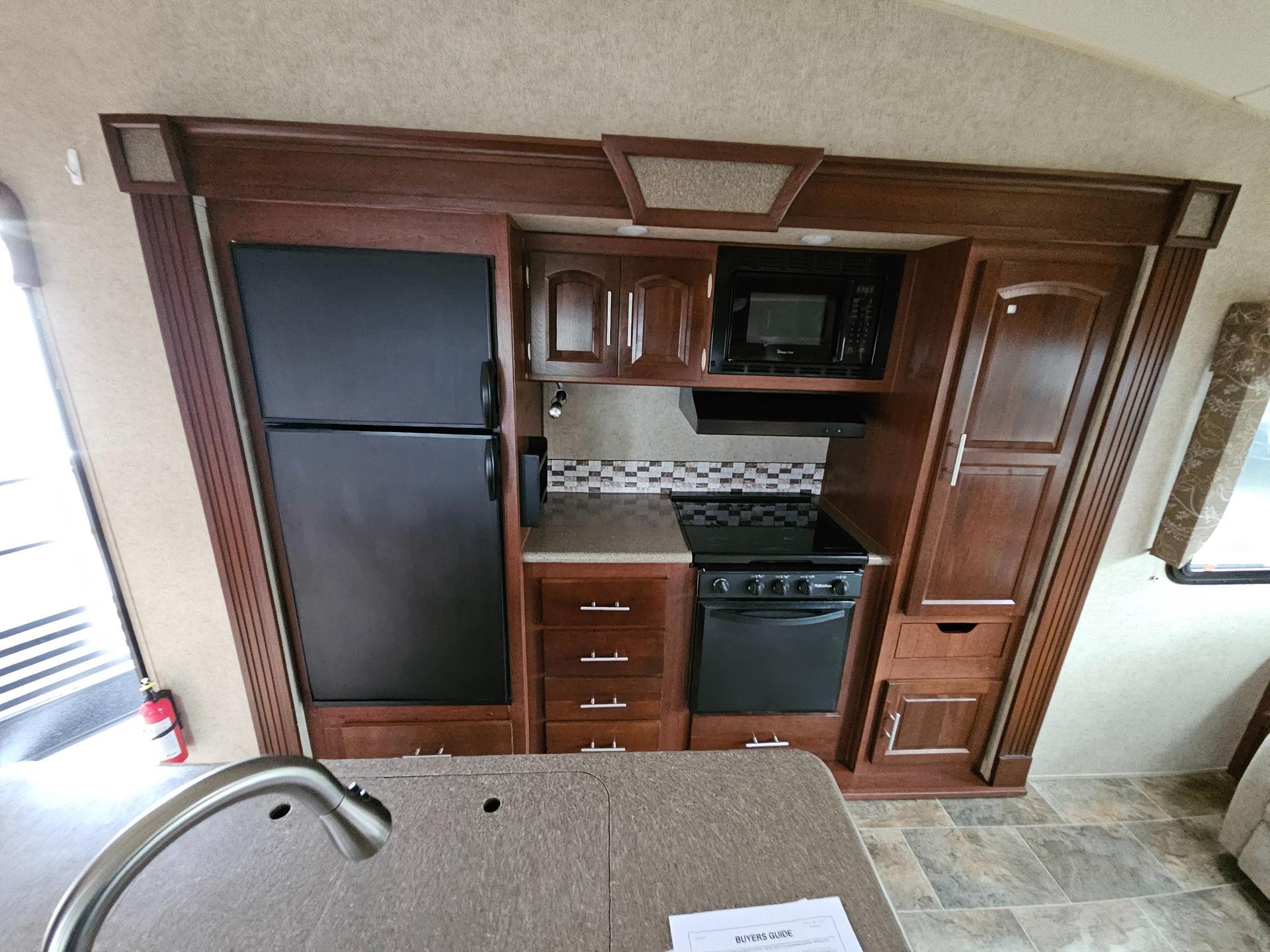 2015 Forest River RV 2015 Forest River RV Rockwood Signature Ultra Lite - thumbnail 9