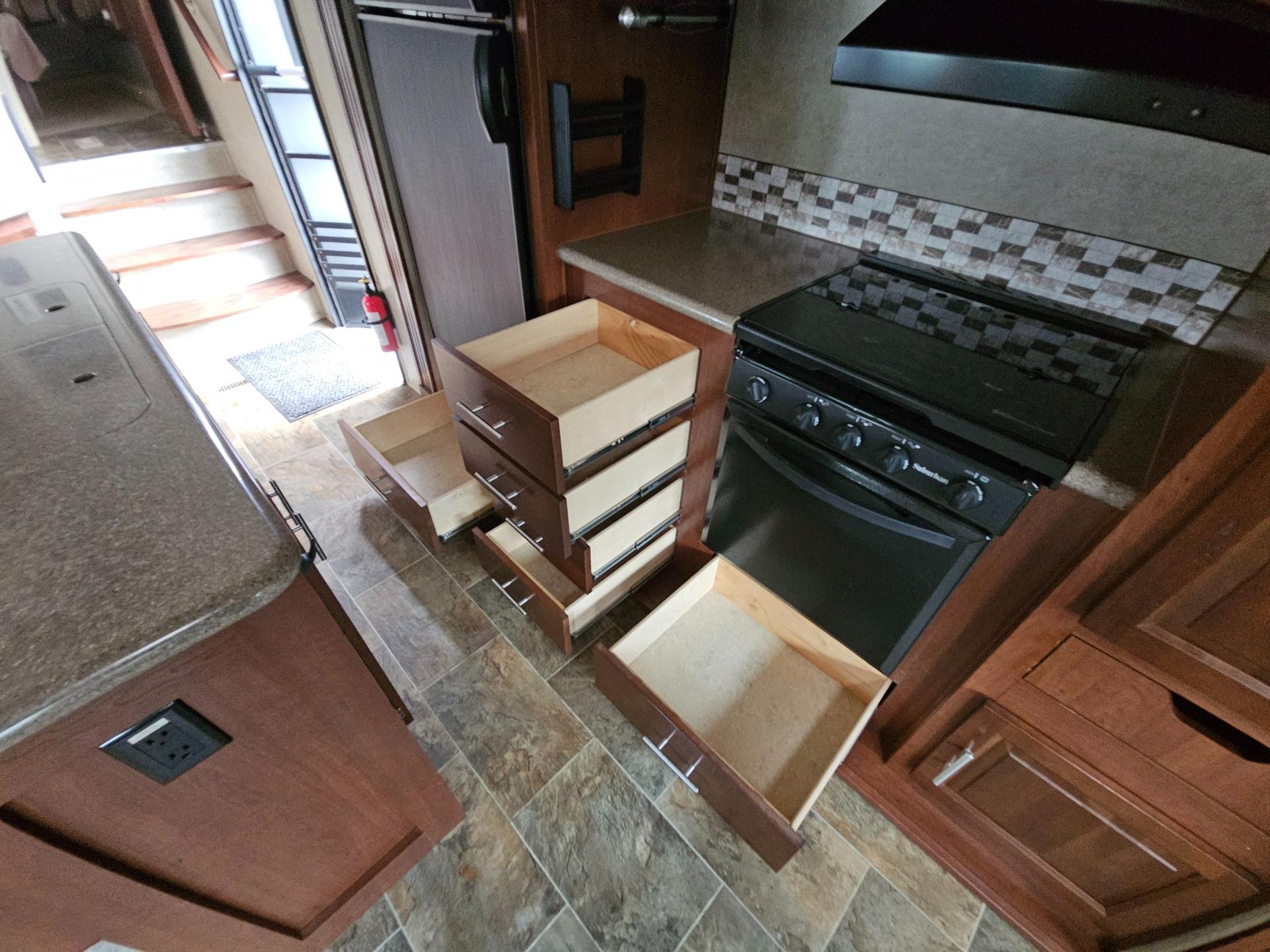 2015 Forest River RV 2015 Forest River RV Rockwood Signature Ultra Lite - thumbnail 14