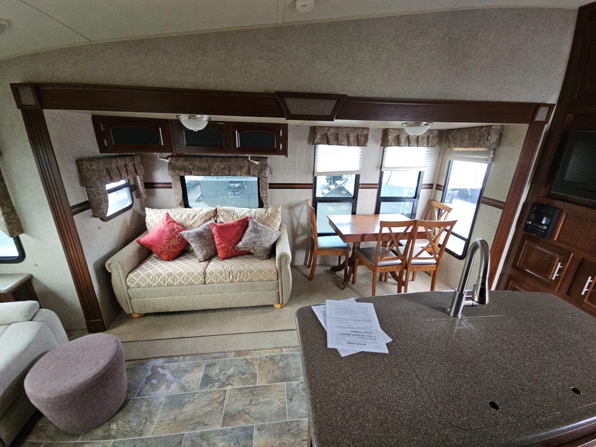 2015 Forest River RV 2015 Forest River RV Rockwood Signature Ultra Lite - thumbnail 18