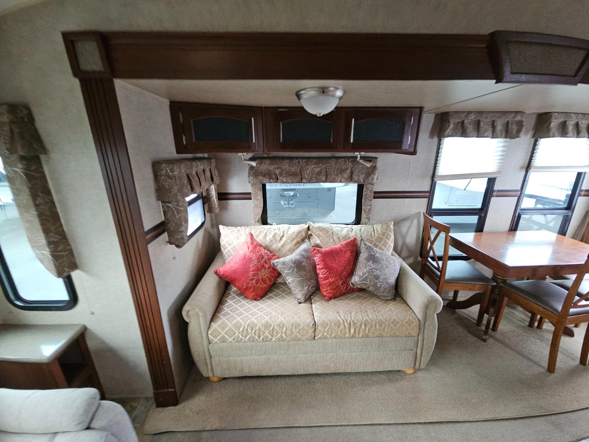 2015 Forest River RV 2015 Forest River RV Rockwood Signature Ultra Lite - thumbnail 19