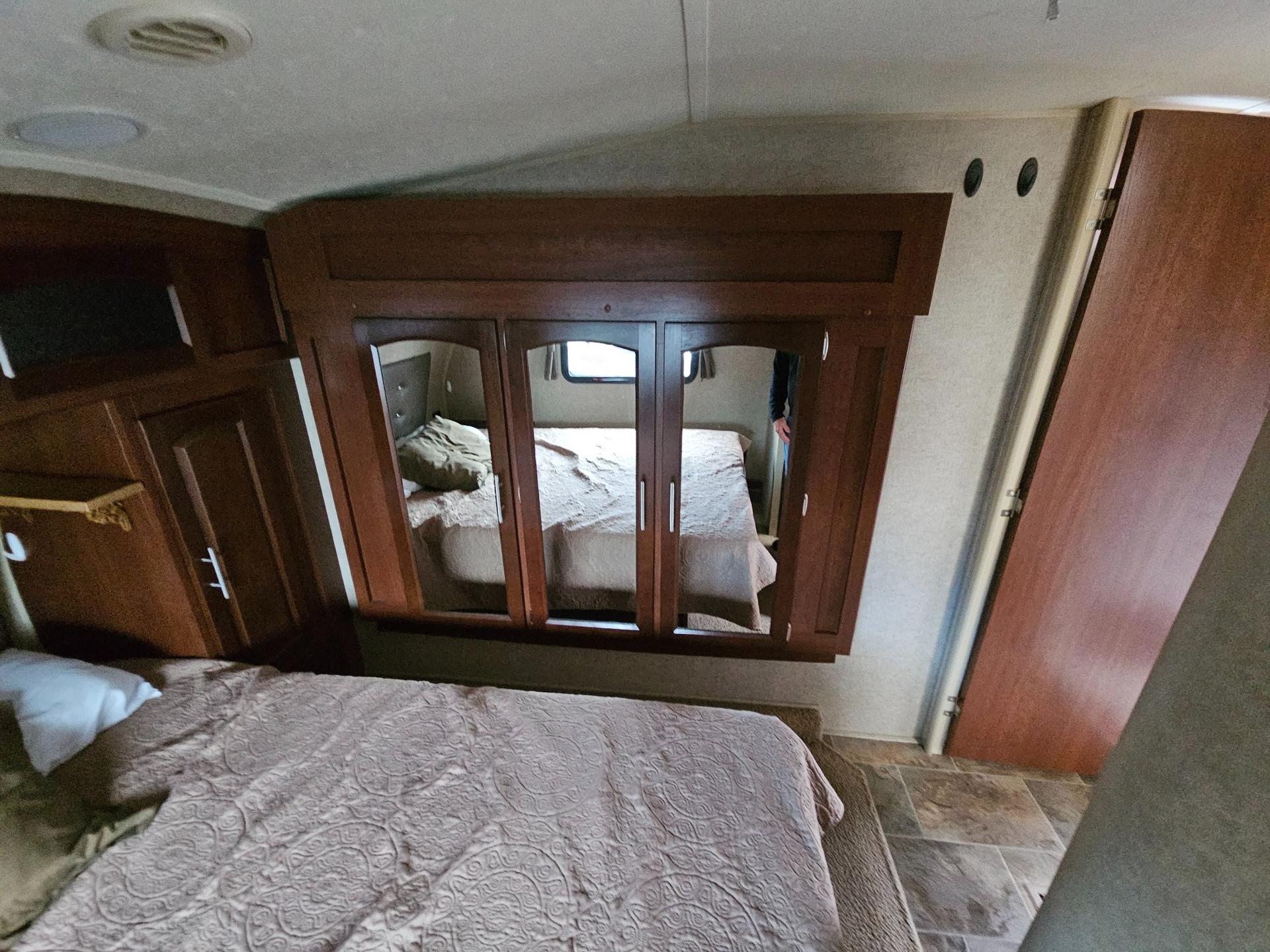 2015 Forest River RV 2015 Forest River RV Rockwood Signature Ultra Lite - thumbnail 32