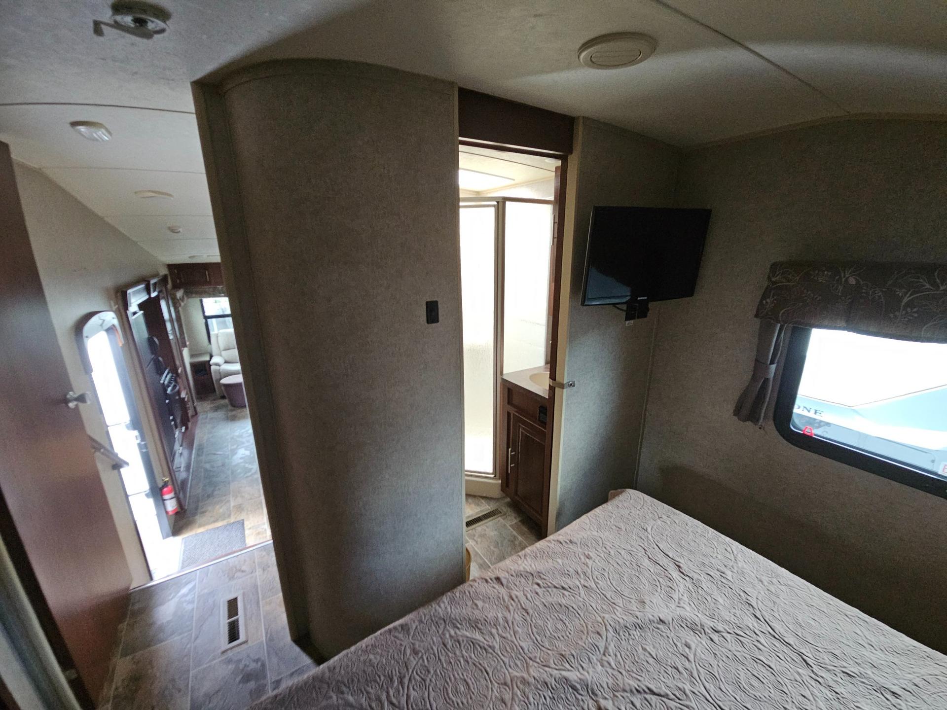 2015 Forest River RV 2015 Forest River RV Rockwood Signature Ultra Lite - thumbnail 34