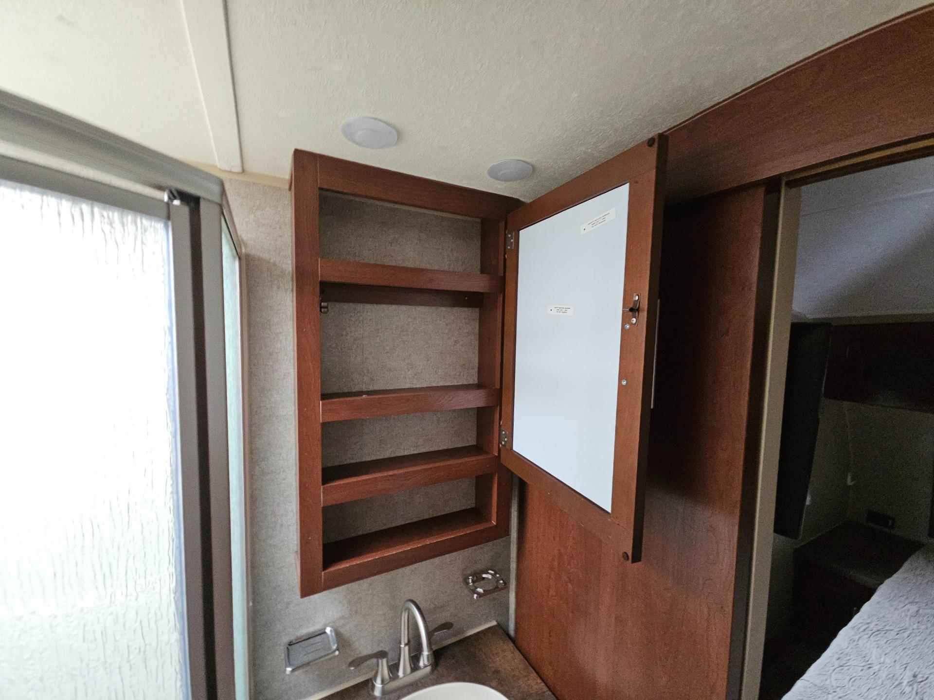 2015 Forest River RV 2015 Forest River RV Rockwood Signature Ultra Lite - thumbnail 36