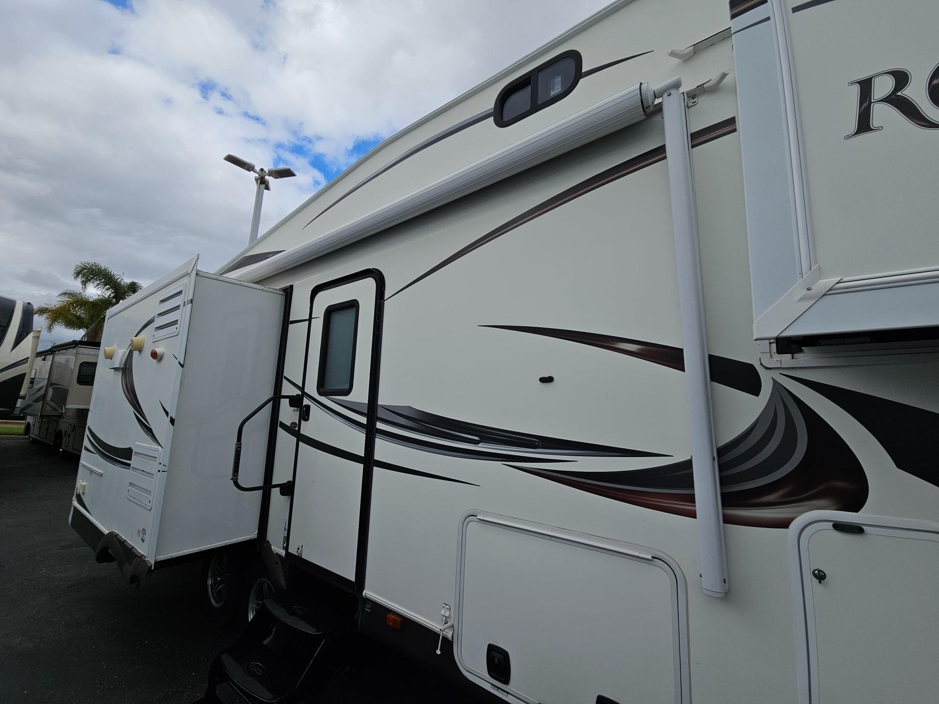 2015 Forest River RV 2015 Forest River RV Rockwood Signature Ultra Lite - thumbnail 46