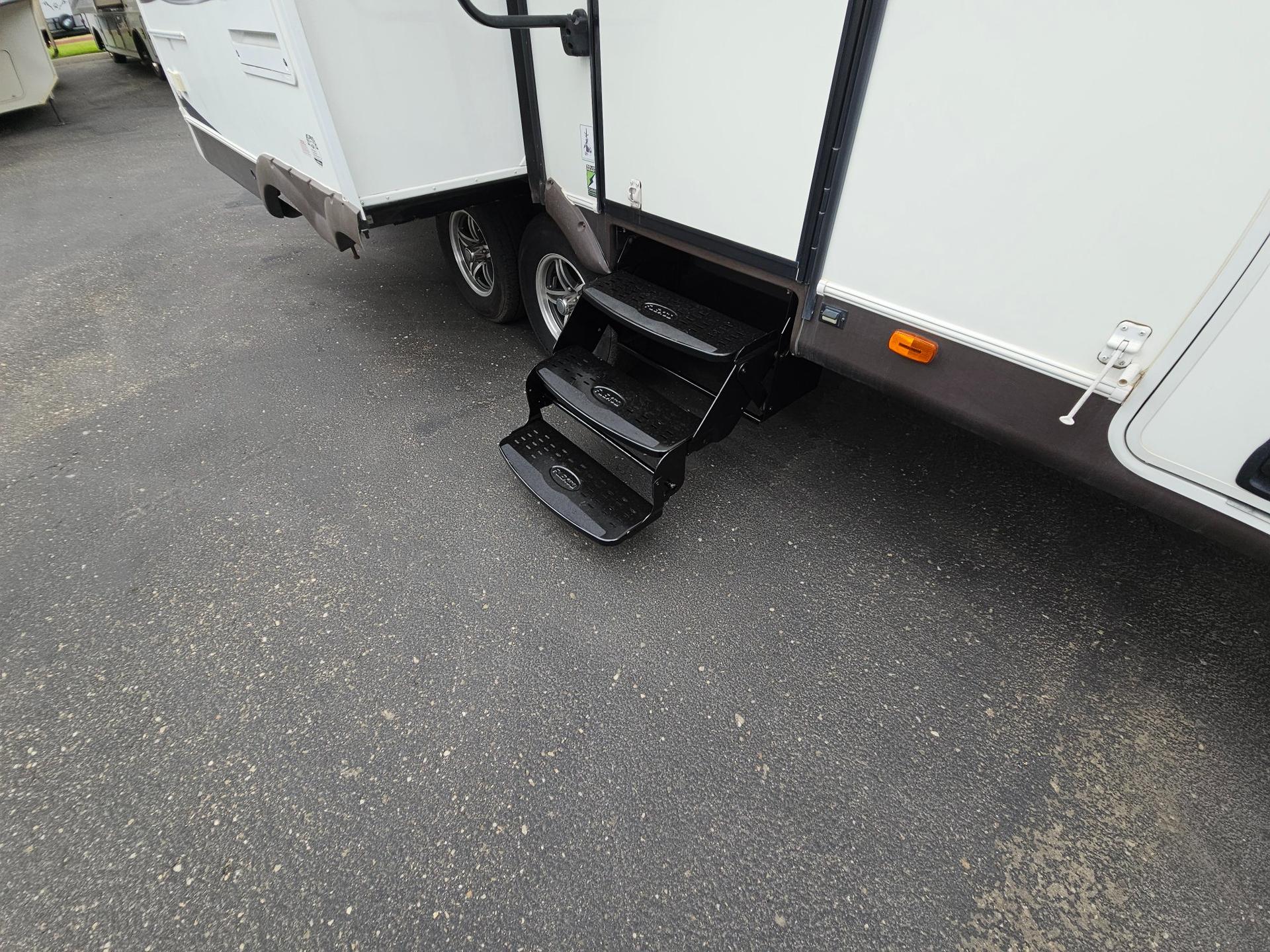 2015 Forest River RV 2015 Forest River RV Rockwood Signature Ultra Lite - thumbnail 47