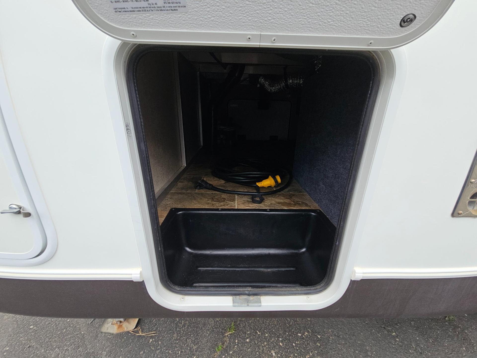 2015 Forest River RV 2015 Forest River RV Rockwood Signature Ultra Lite - thumbnail 51