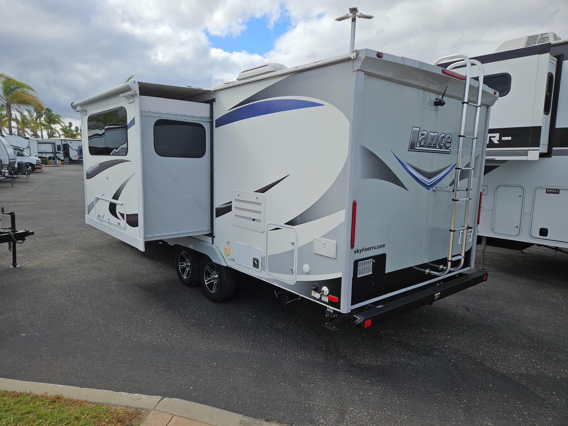 2020 Lance 2020 Lance Lance Travel Trailer - thumbnail 3
