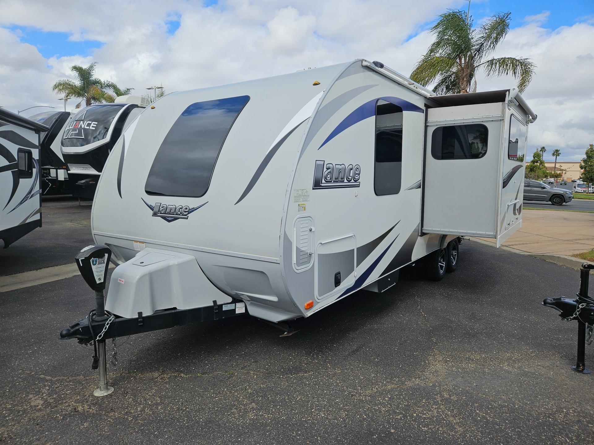 2020 Lance 2020 Lance Lance Travel Trailer - thumbnail 4