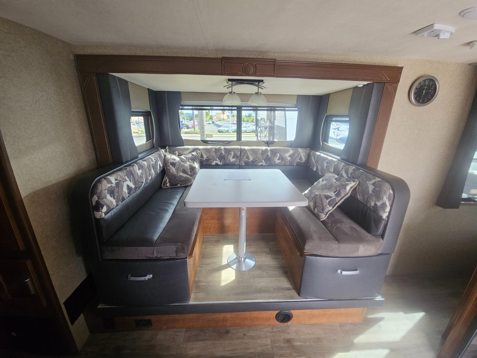 2020 Lance 2020 Lance Lance Travel Trailer - thumbnail 6