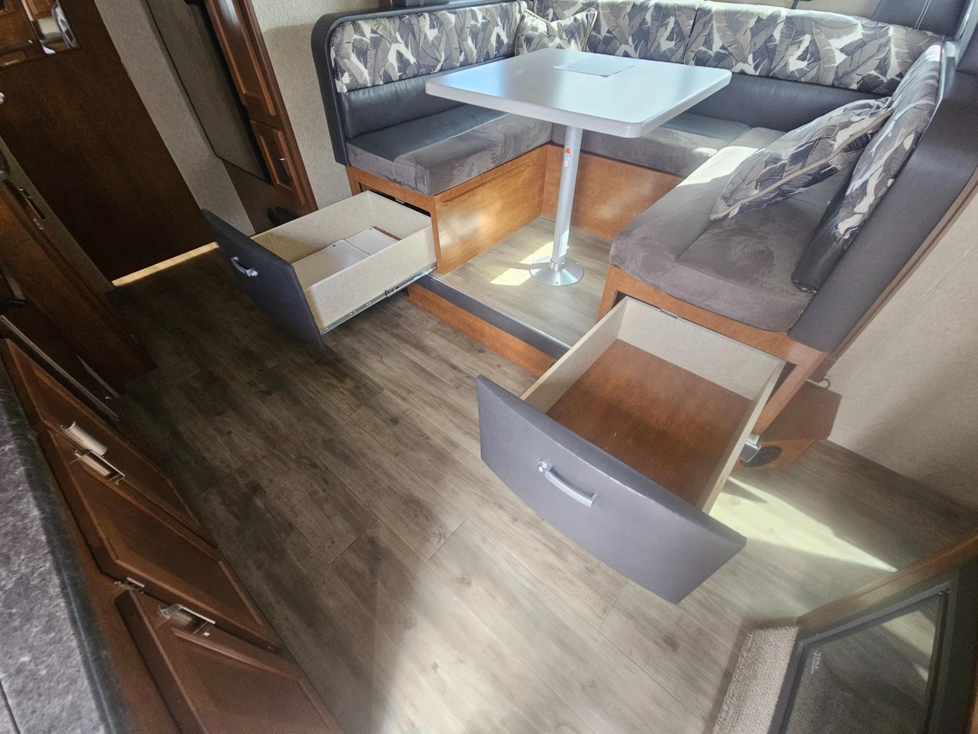 2020 Lance 2020 Lance Lance Travel Trailer - thumbnail 7