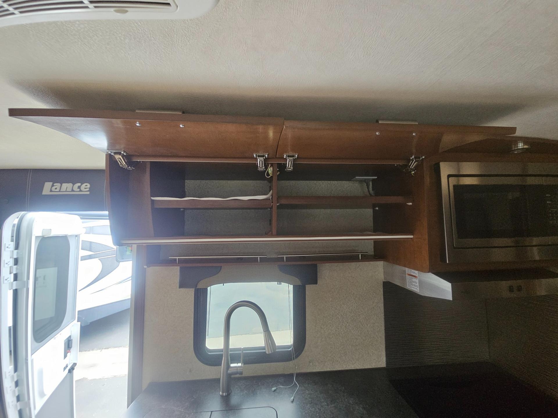 2020 Lance 2020 Lance Lance Travel Trailer - thumbnail 13