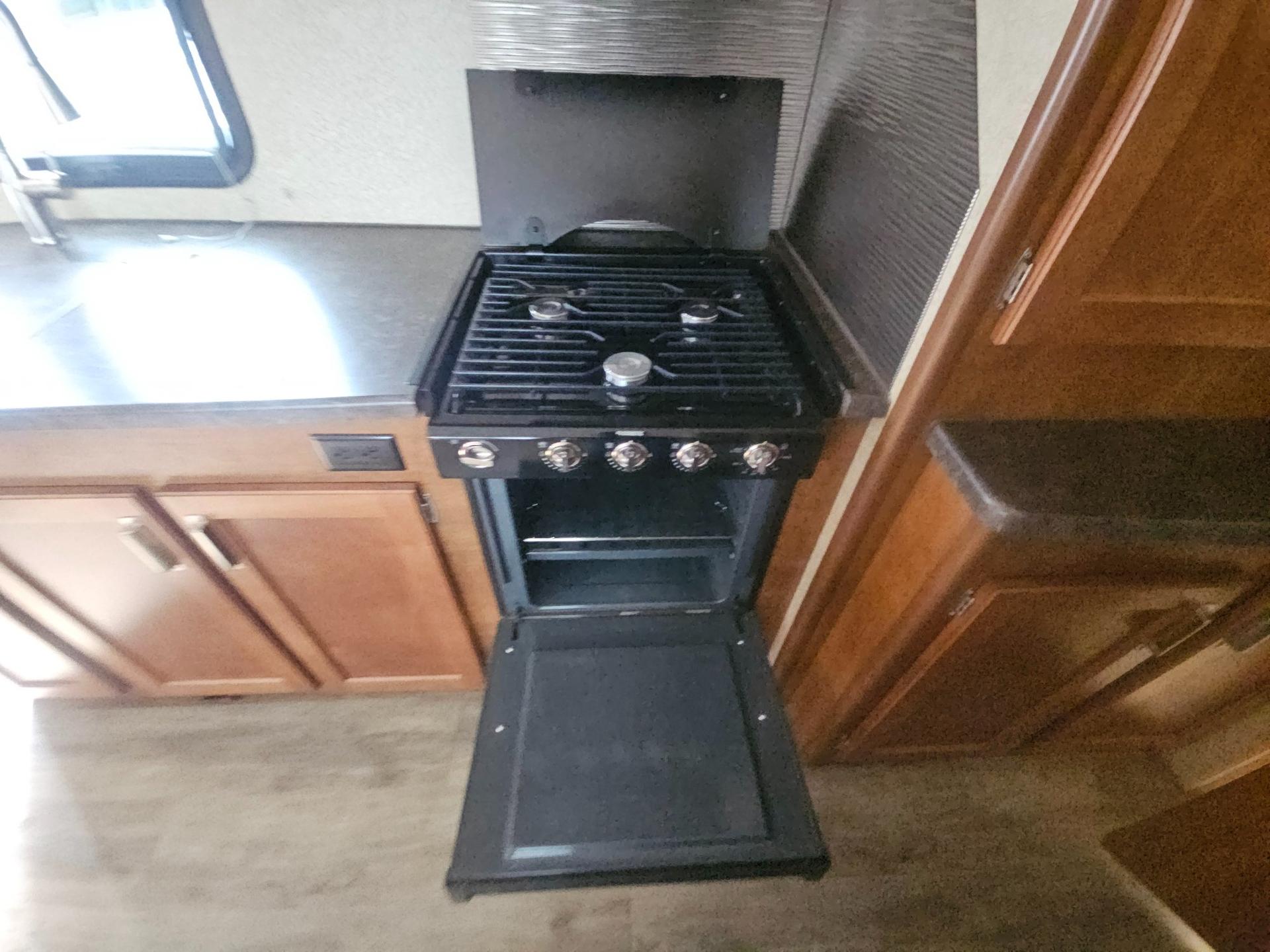 2020 Lance 2020 Lance Lance Travel Trailer - thumbnail 14