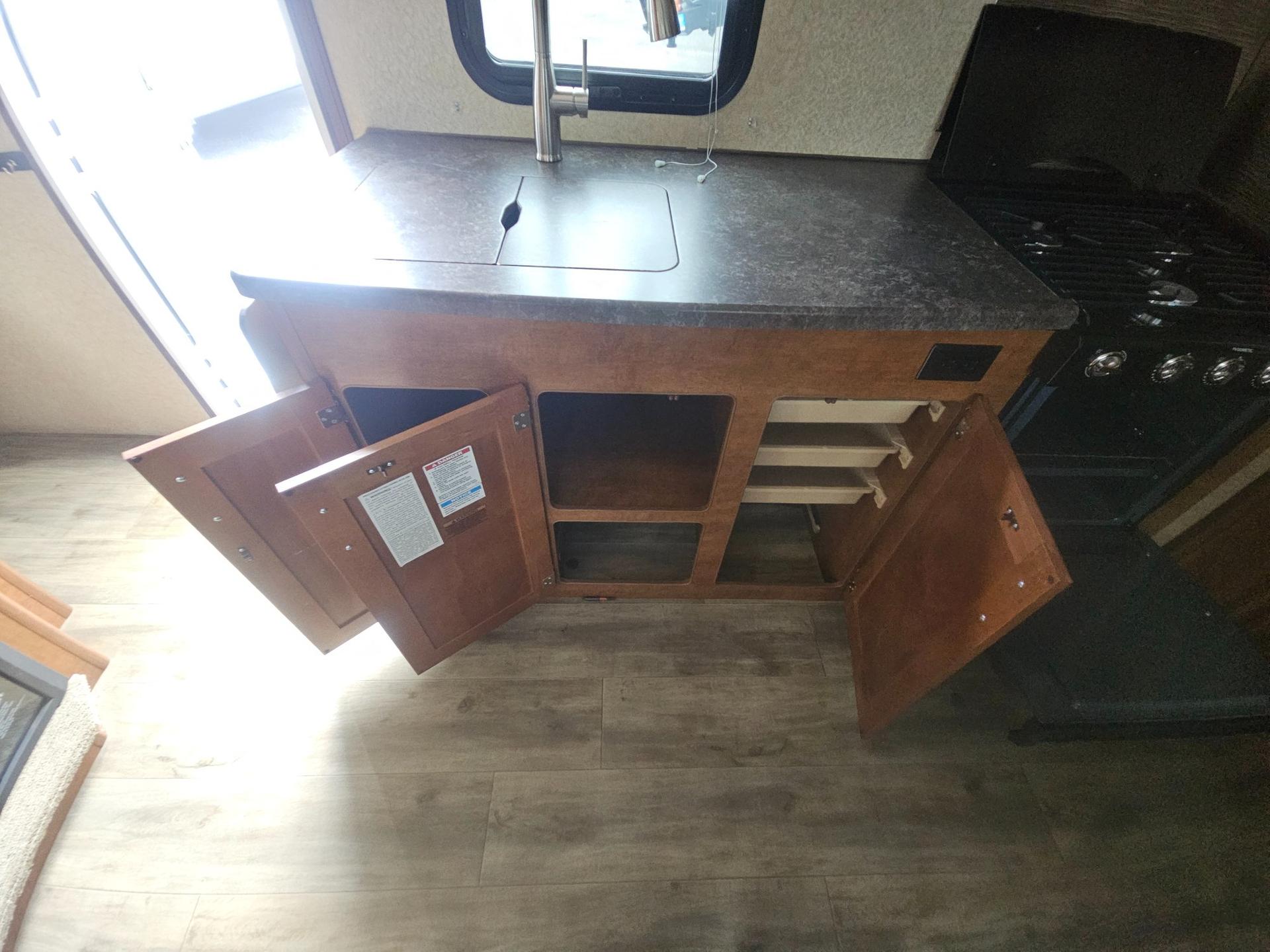 2020 Lance 2020 Lance Lance Travel Trailer - thumbnail 16