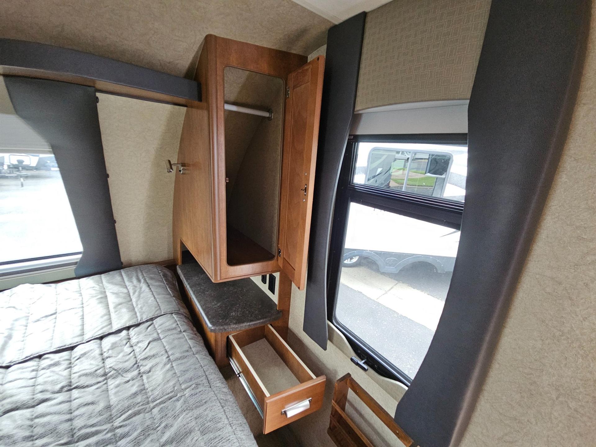 2020 Lance 2020 Lance Lance Travel Trailer - thumbnail 23