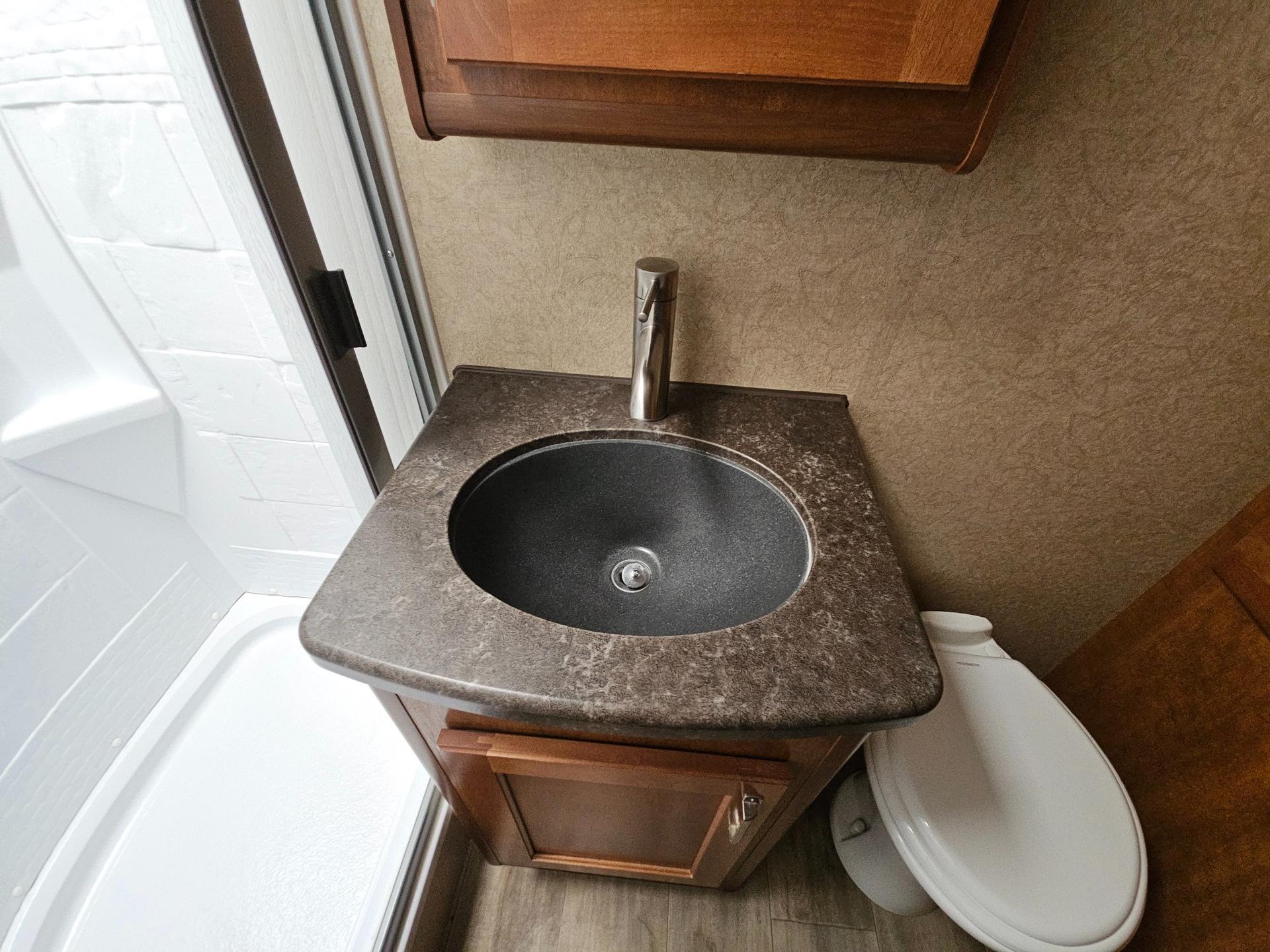 2020 Lance 2020 Lance Lance Travel Trailer - thumbnail 28