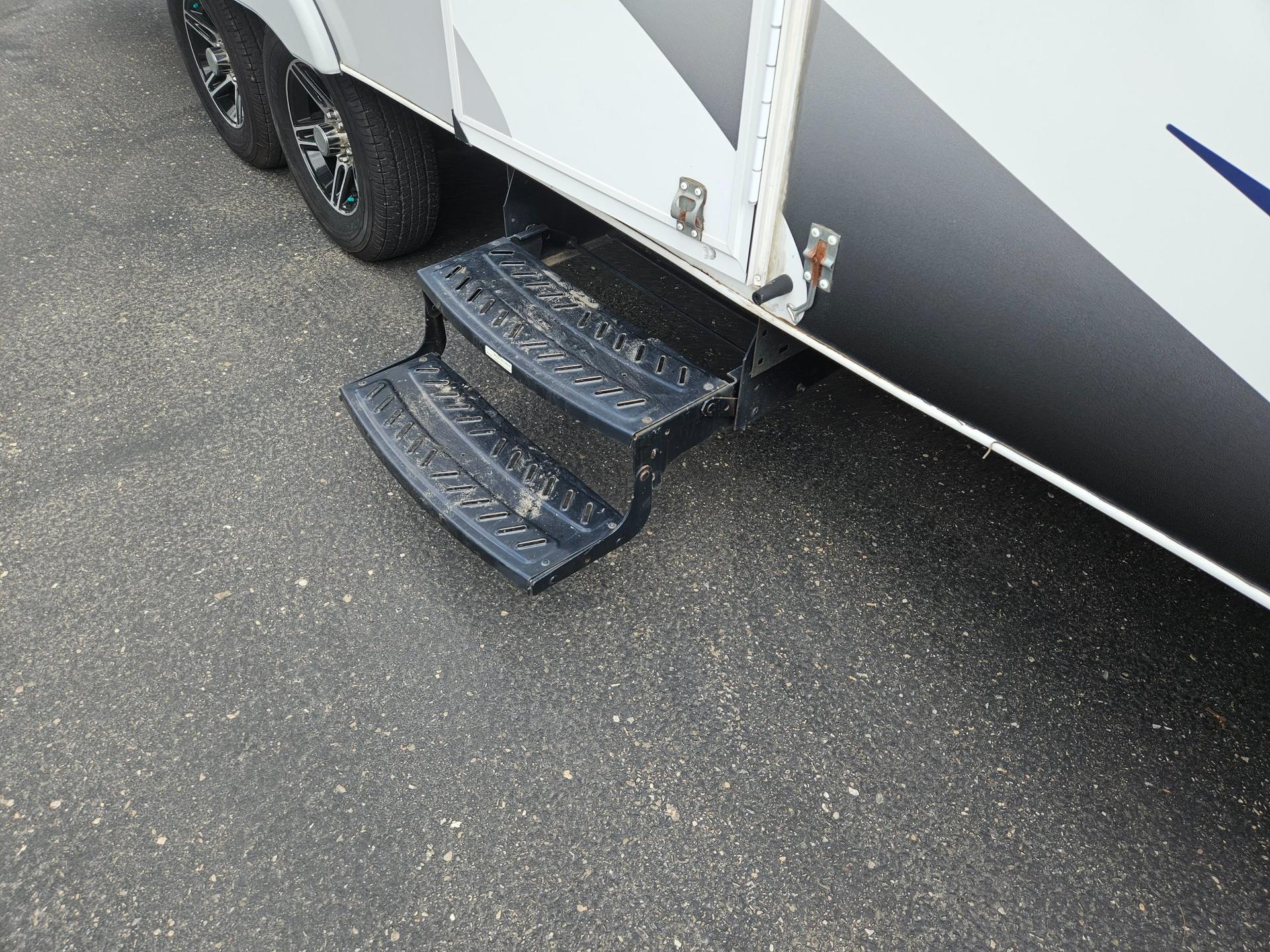 2020 Lance 2020 Lance Lance Travel Trailer - thumbnail 34