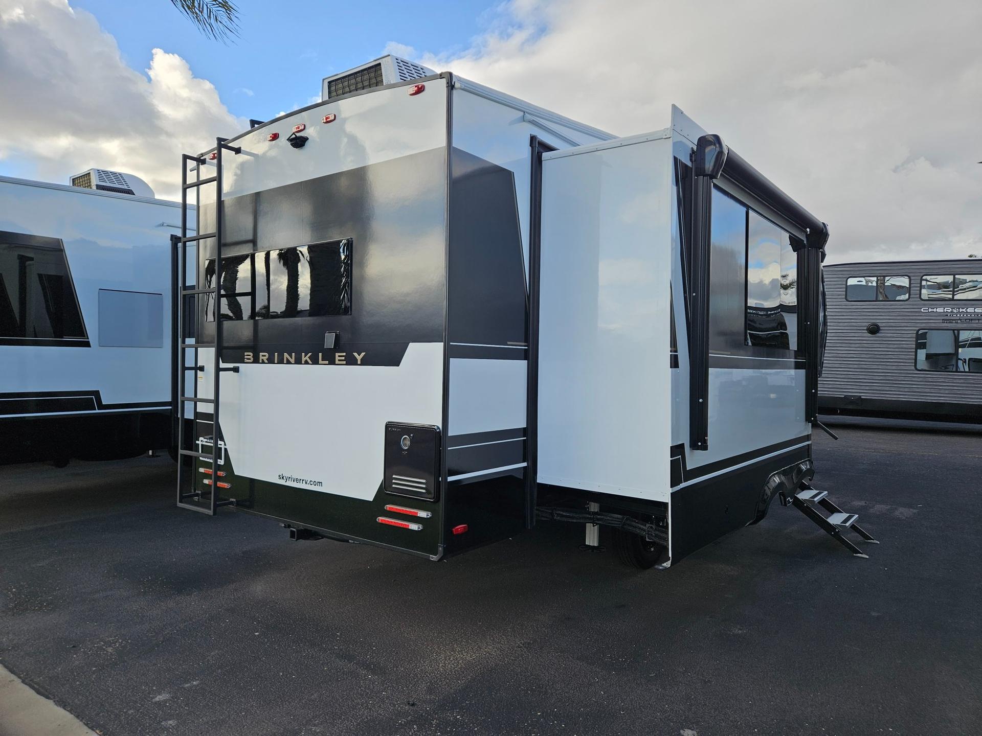 2026 Brinkley RV 2026 Brinkley RV Model Z - thumbnail 3