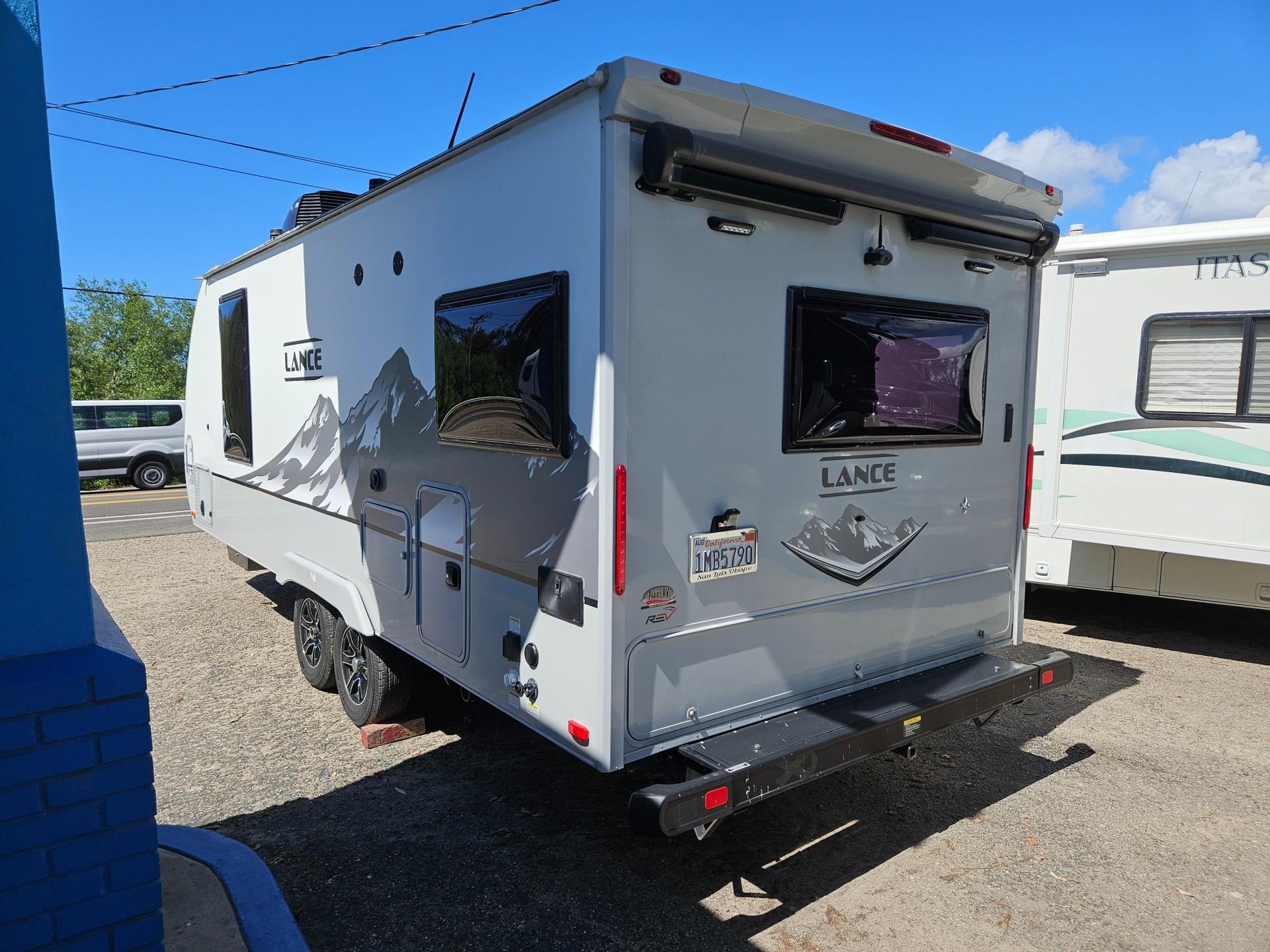 2021 Lance Manufacturing 2021 Lance Manufacturing Lance - thumbnail 3