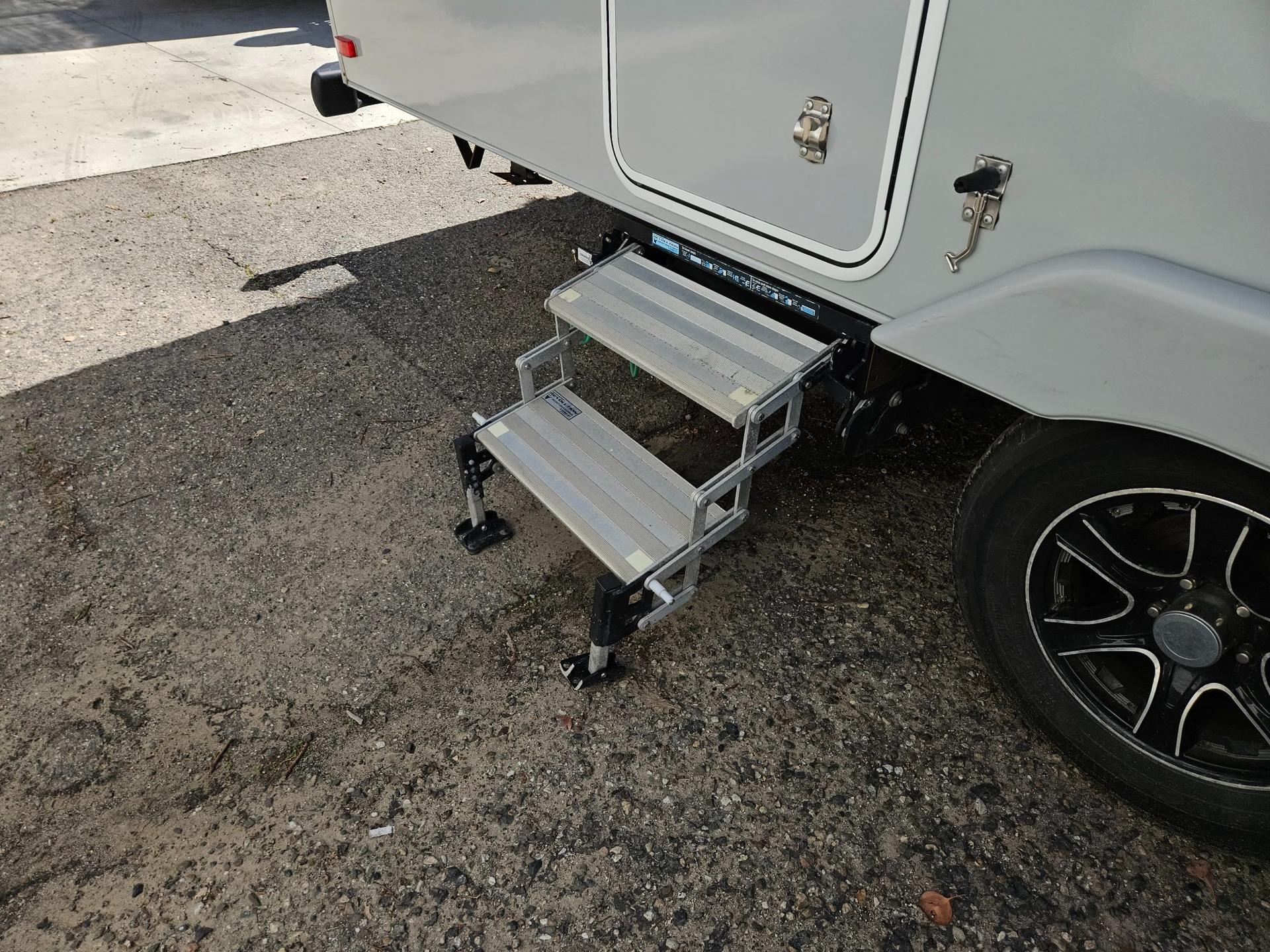 2021 Lance Manufacturing 2021 Lance Manufacturing Lance - thumbnail 32