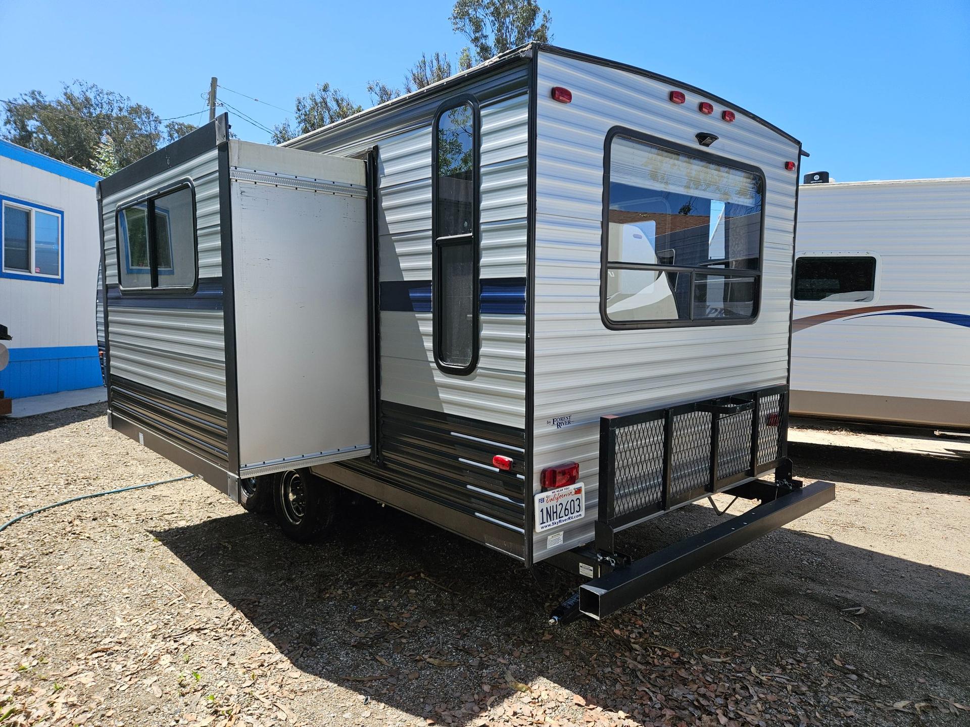 2020 Forest River RV 2020 Forest River RV Cherokee Grey Wolf - thumbnail 3
