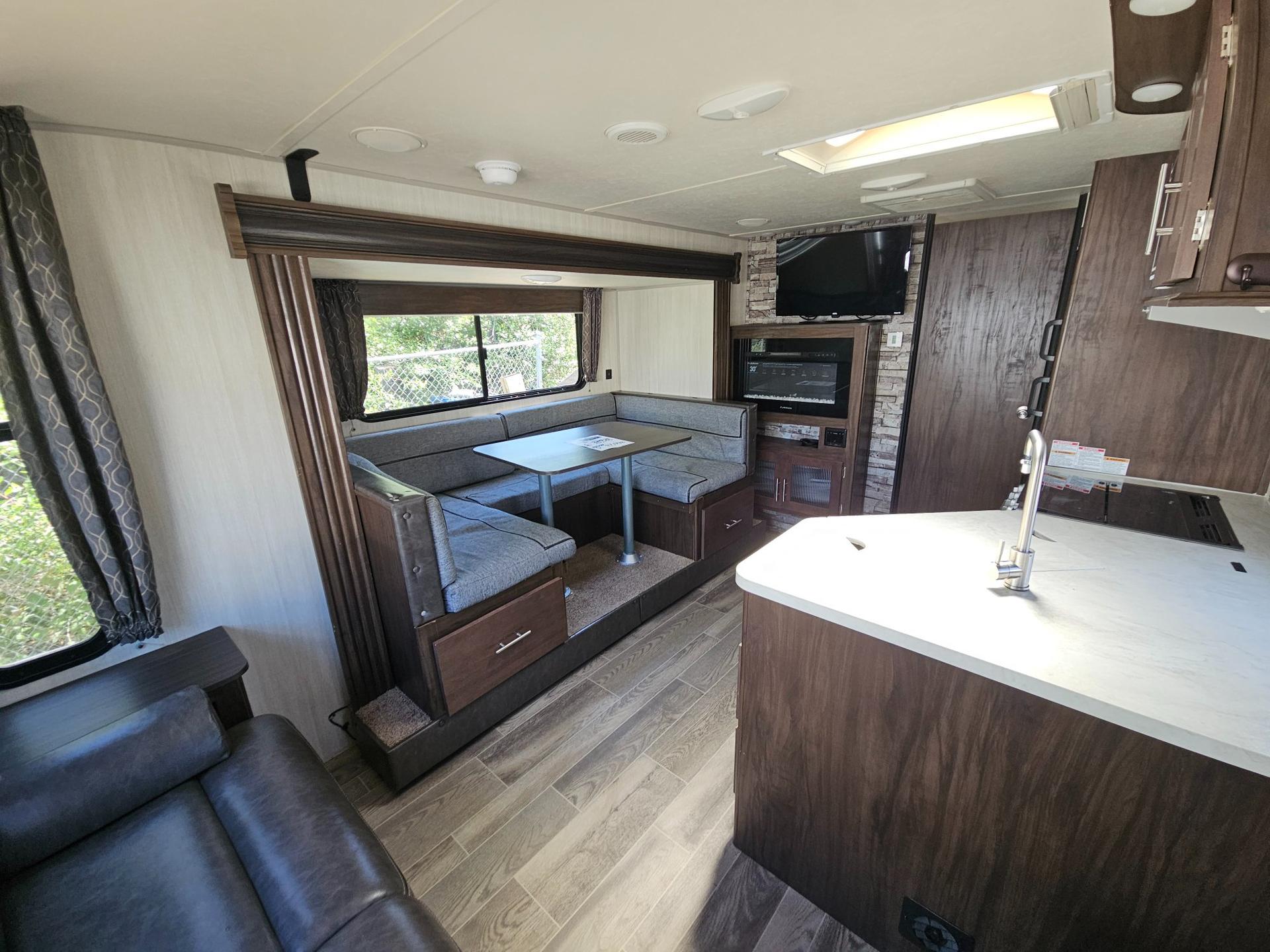 2020 Forest River RV 2020 Forest River RV Cherokee Grey Wolf - thumbnail 5