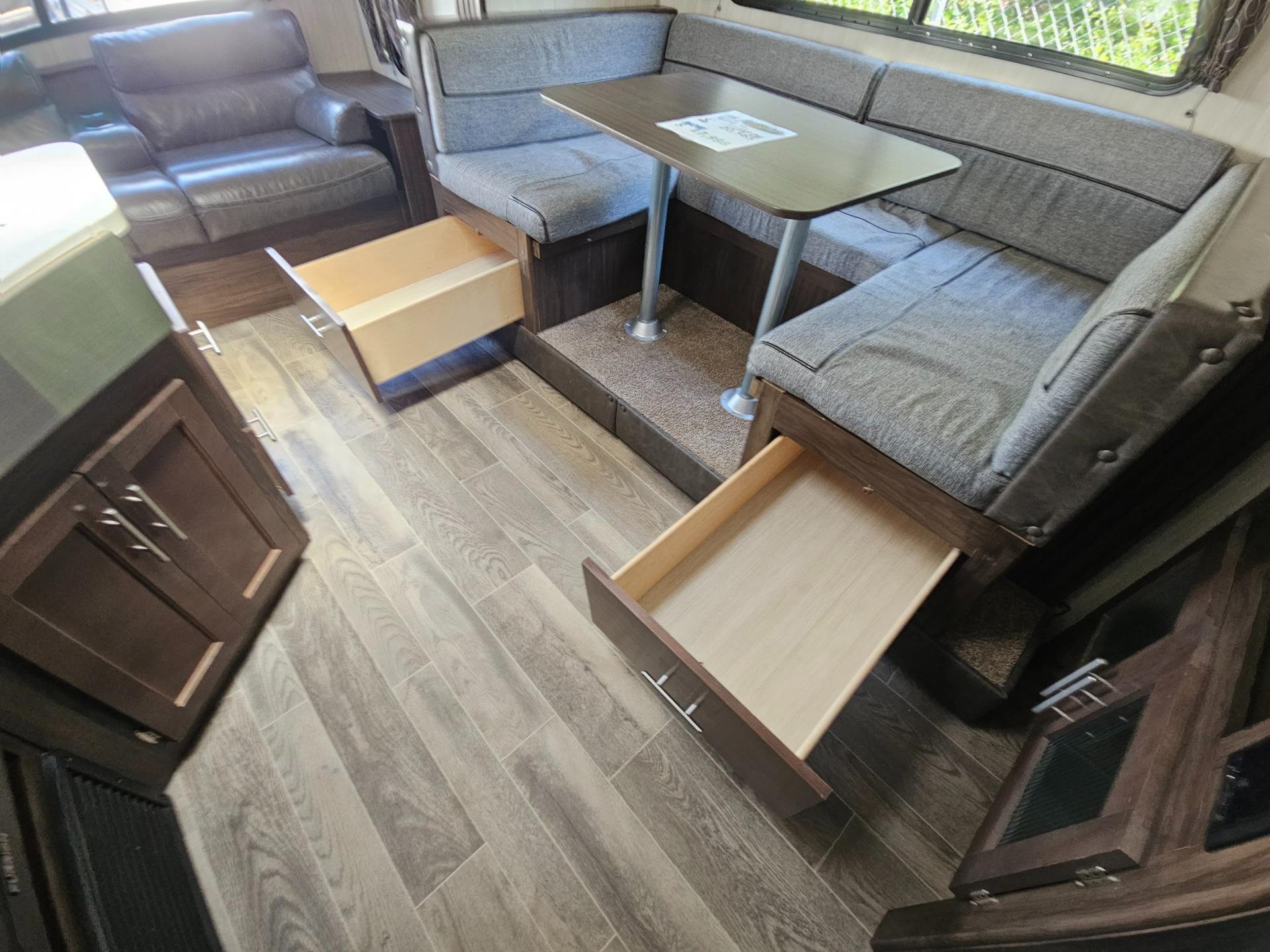 2020 Forest River RV 2020 Forest River RV Cherokee Grey Wolf - thumbnail 10