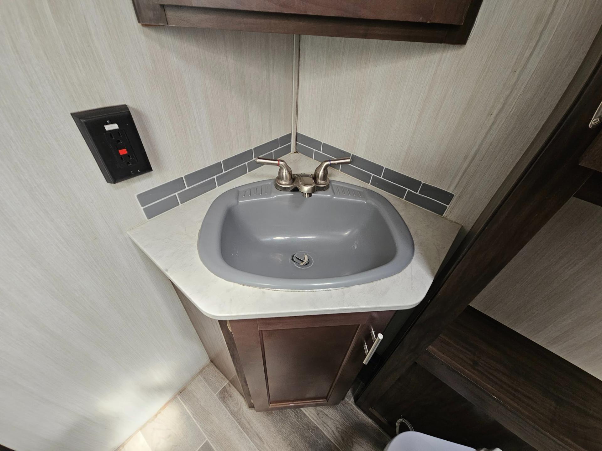 2020 Forest River RV 2020 Forest River RV Cherokee Grey Wolf - thumbnail 21