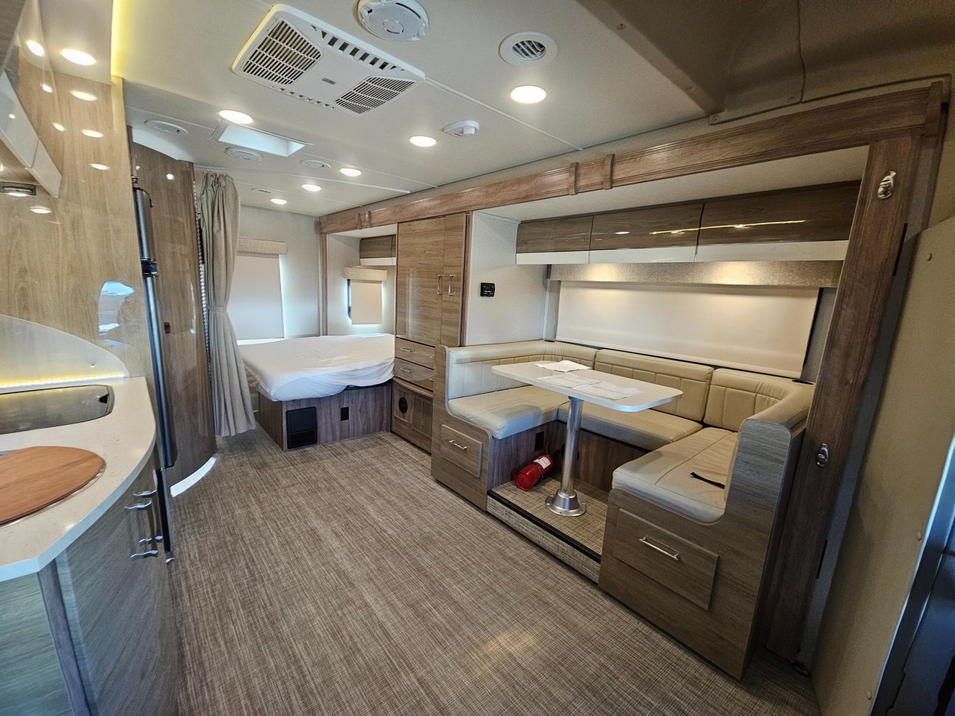 2019 Entegra Coach 2019 Entegra Coach Qwest - thumbnail 6
