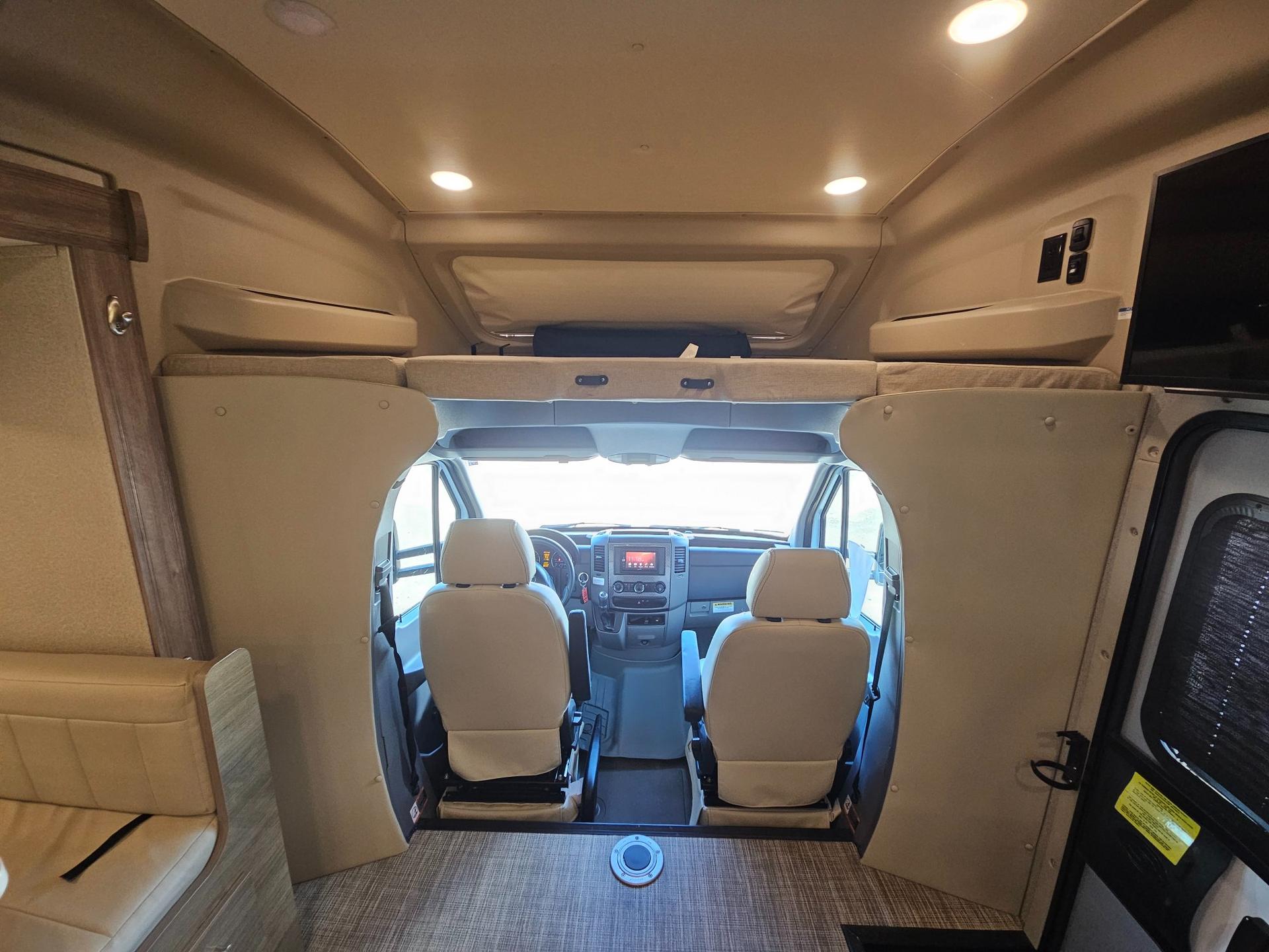 2019 Entegra Coach 2019 Entegra Coach Qwest - thumbnail 32