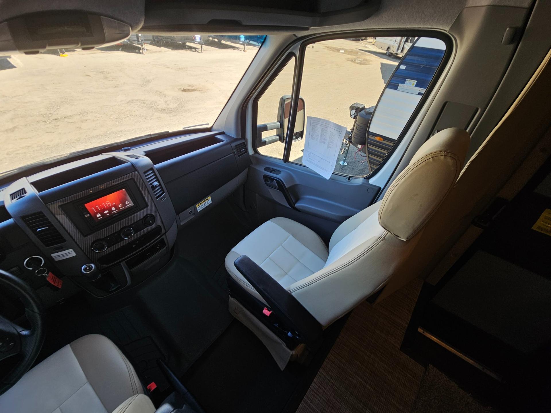 2019 Entegra Coach 2019 Entegra Coach Qwest - thumbnail 35