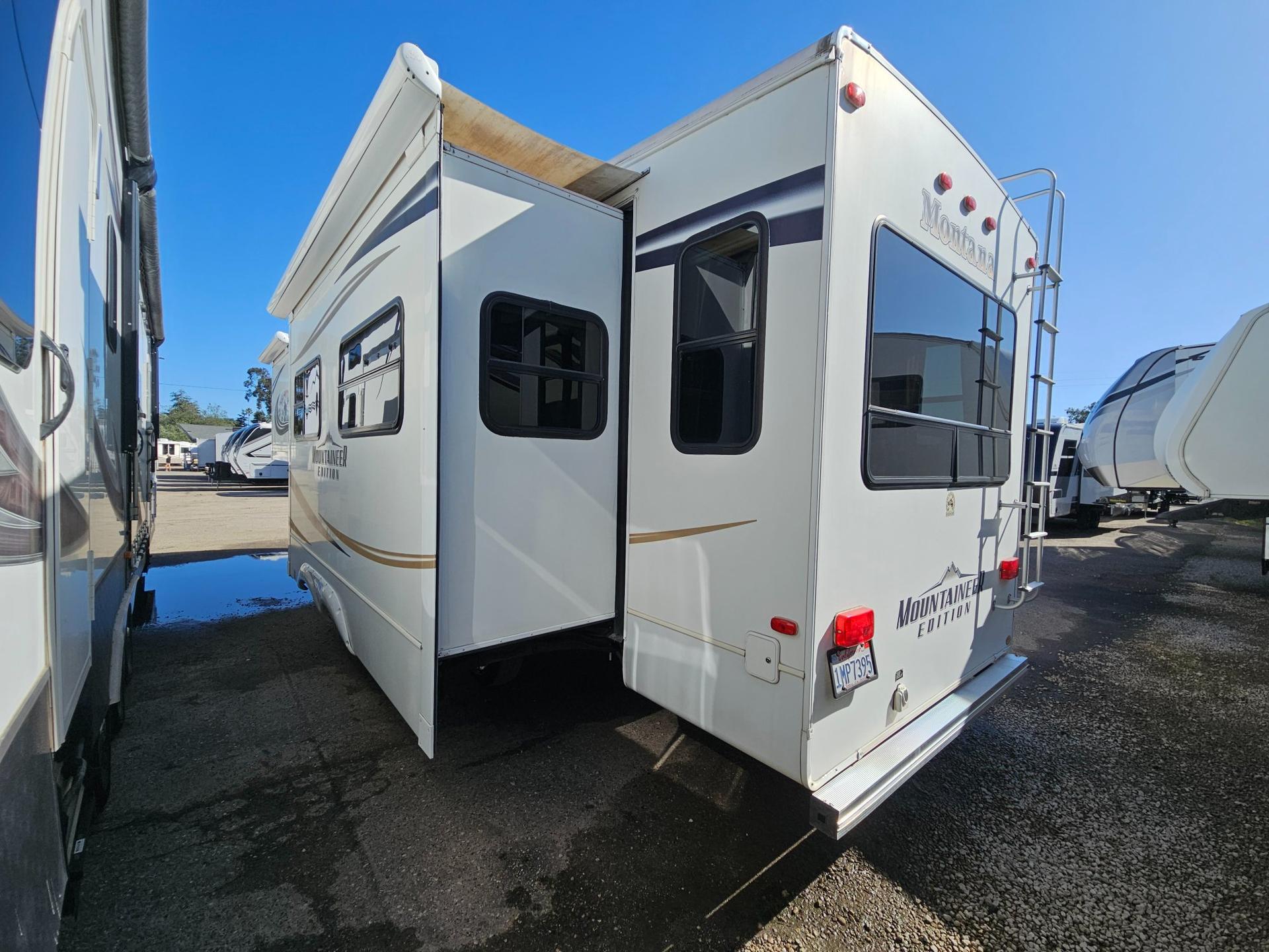 2011 Keystone RV 2011 Keystone RV Montana Mountaineer - thumbnail 3