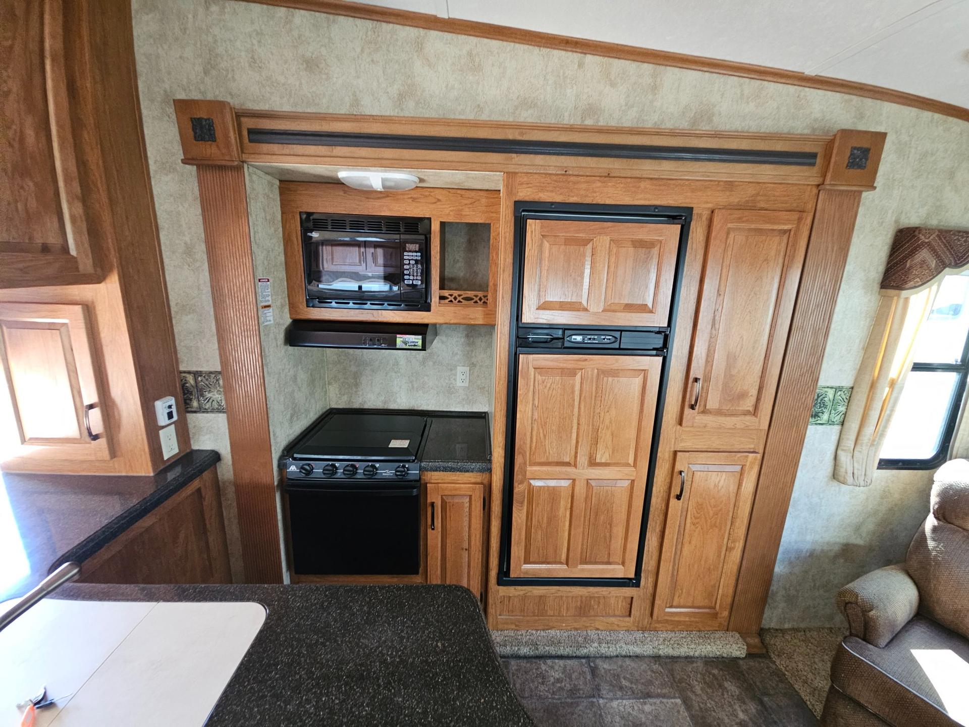 2011 Keystone RV 2011 Keystone RV Montana Mountaineer - thumbnail 16