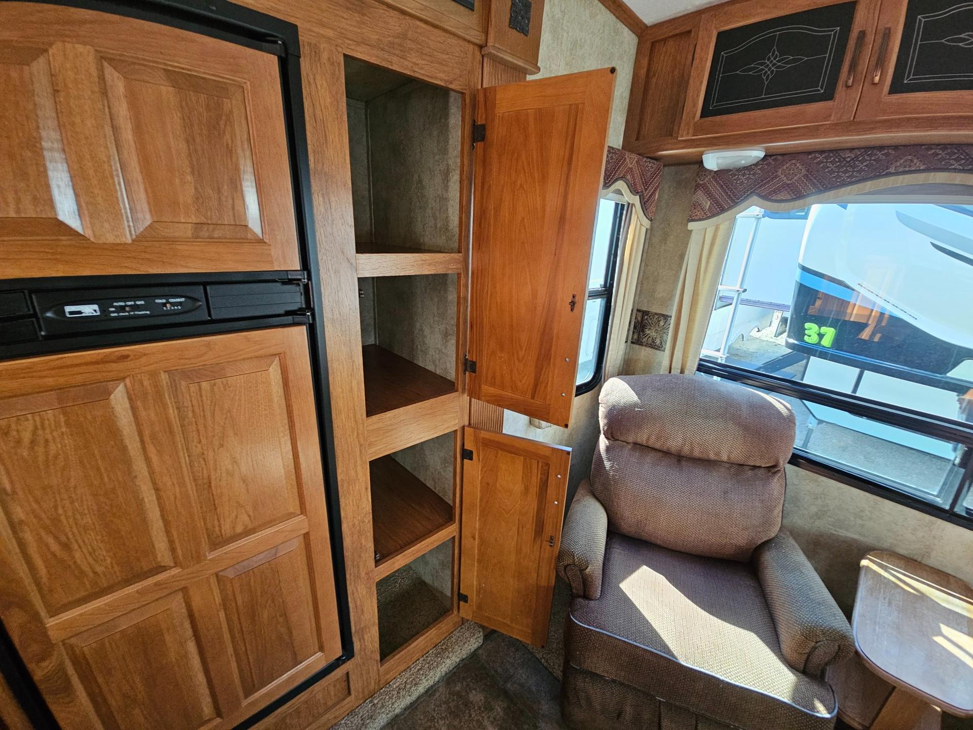 2011 Keystone RV 2011 Keystone RV Montana Mountaineer - thumbnail 17