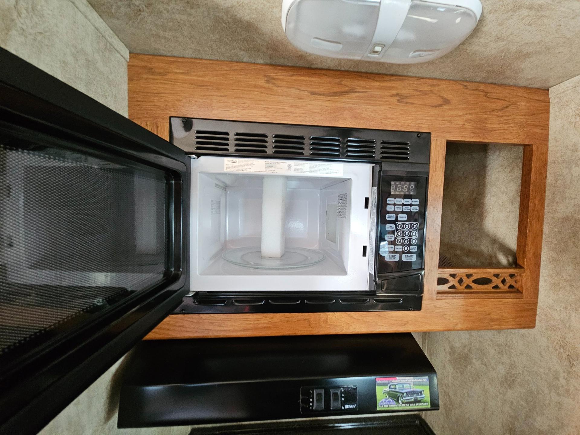 2011 Keystone RV 2011 Keystone RV Montana Mountaineer - thumbnail 19