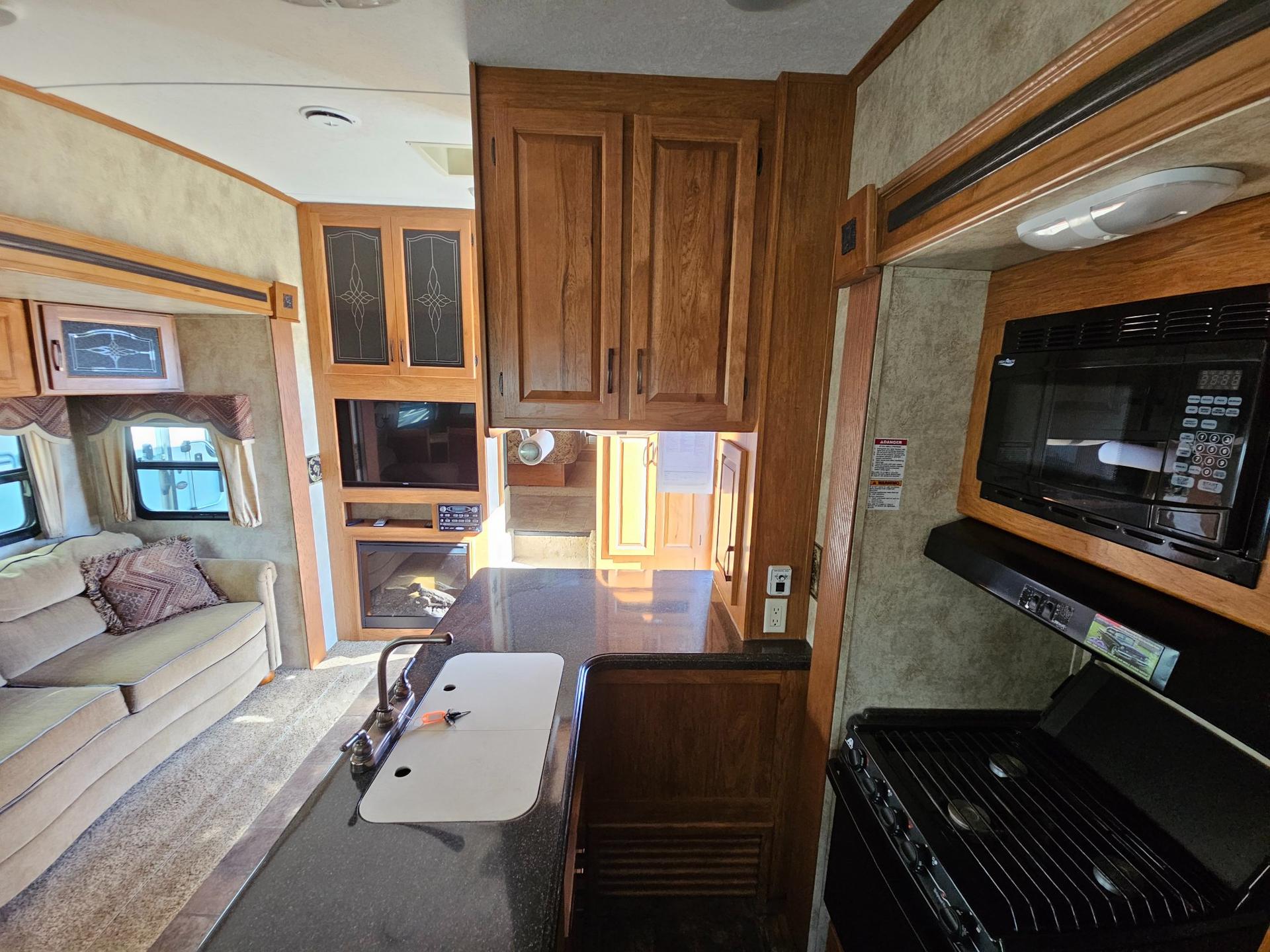 2011 Keystone RV 2011 Keystone RV Montana Mountaineer - thumbnail 22