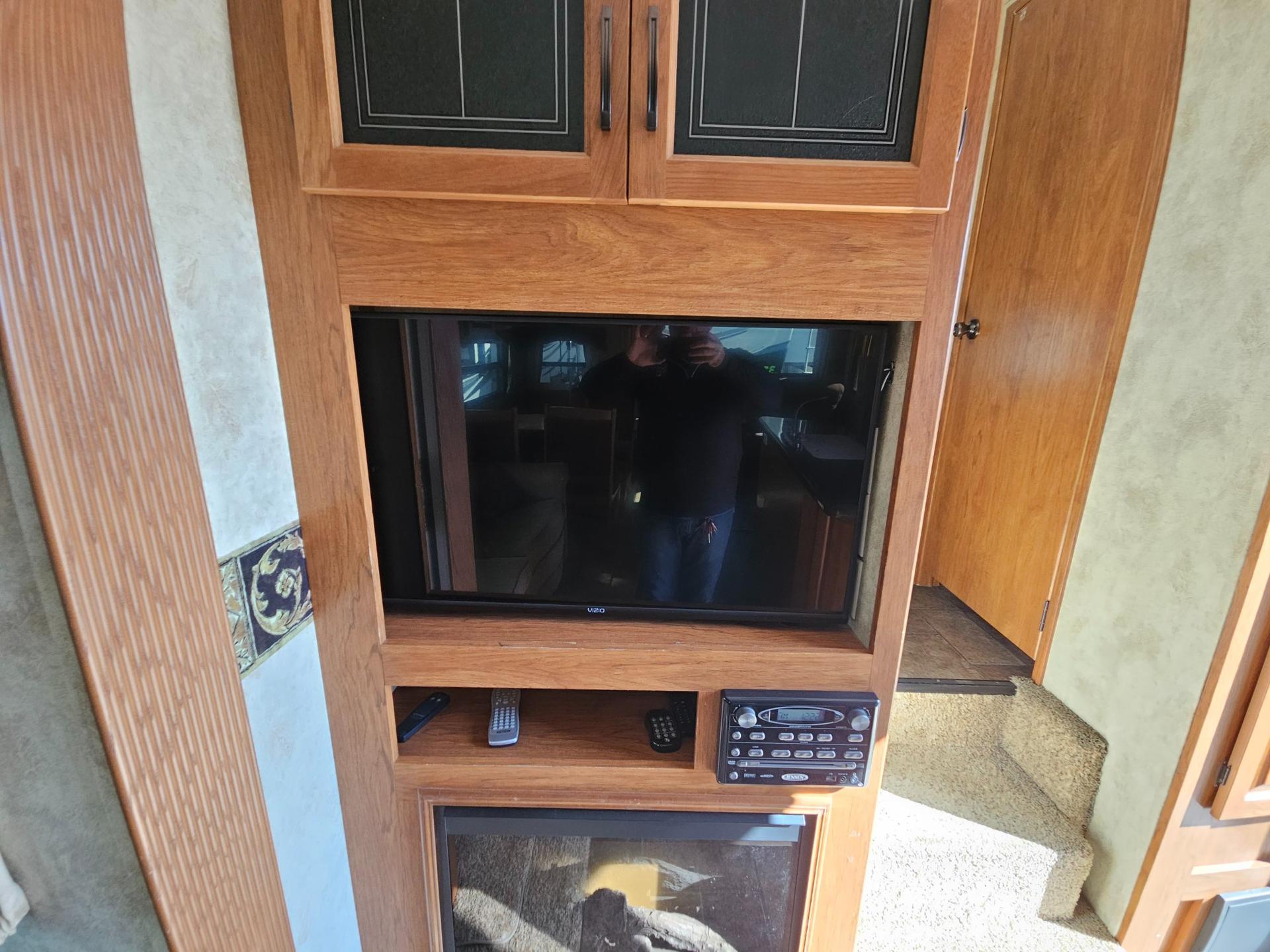 2011 Keystone RV 2011 Keystone RV Montana Mountaineer - thumbnail 28